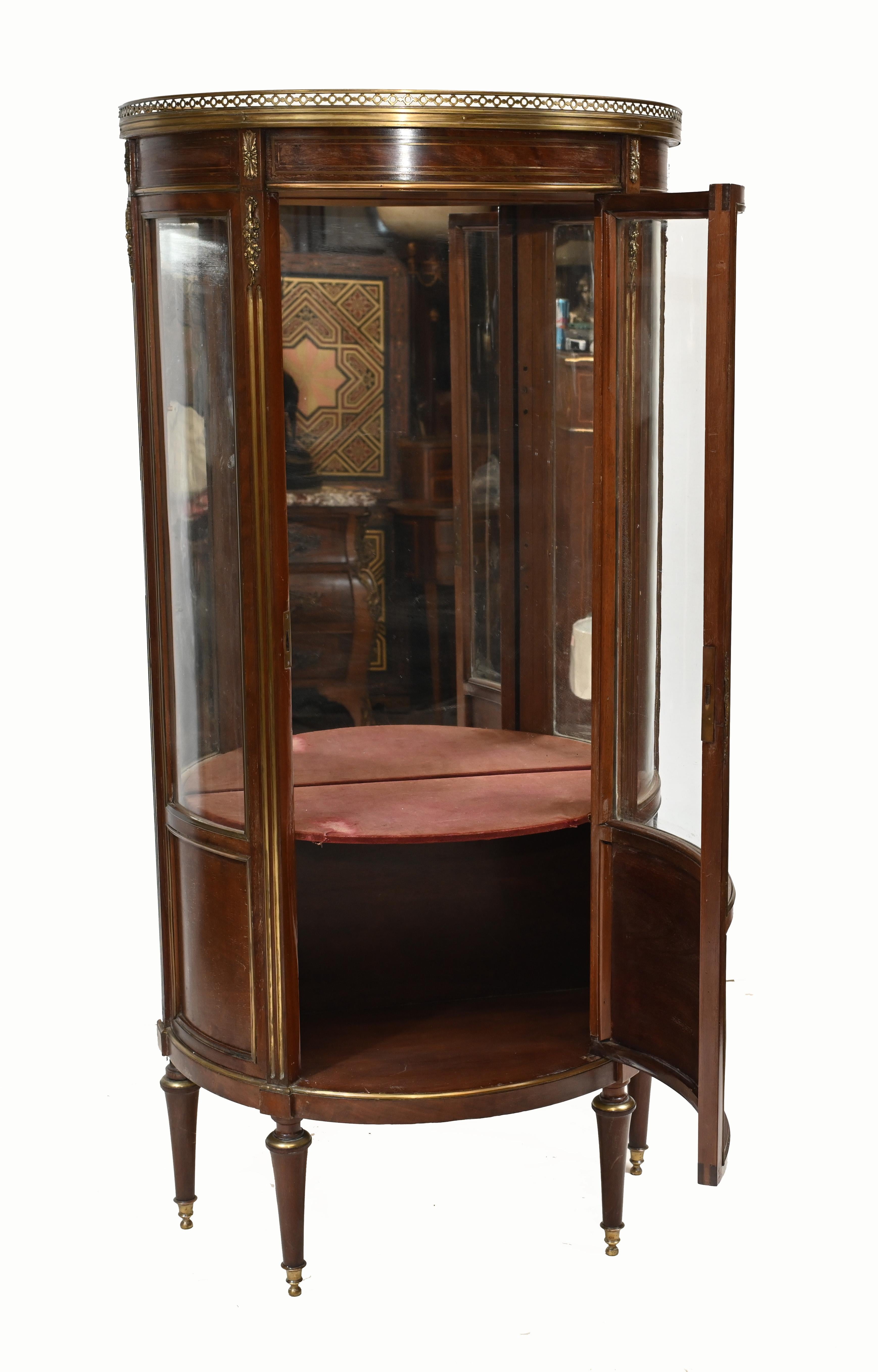 Mahogany French Vitrine Display Cabinet Painted Vernis Martin, 1870 For Sale