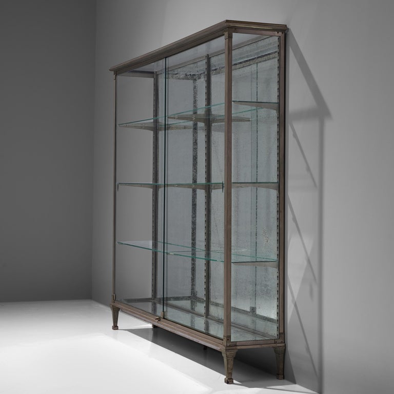 Mid-Century Modern French Vitrine in Metal and Mirrored Glass