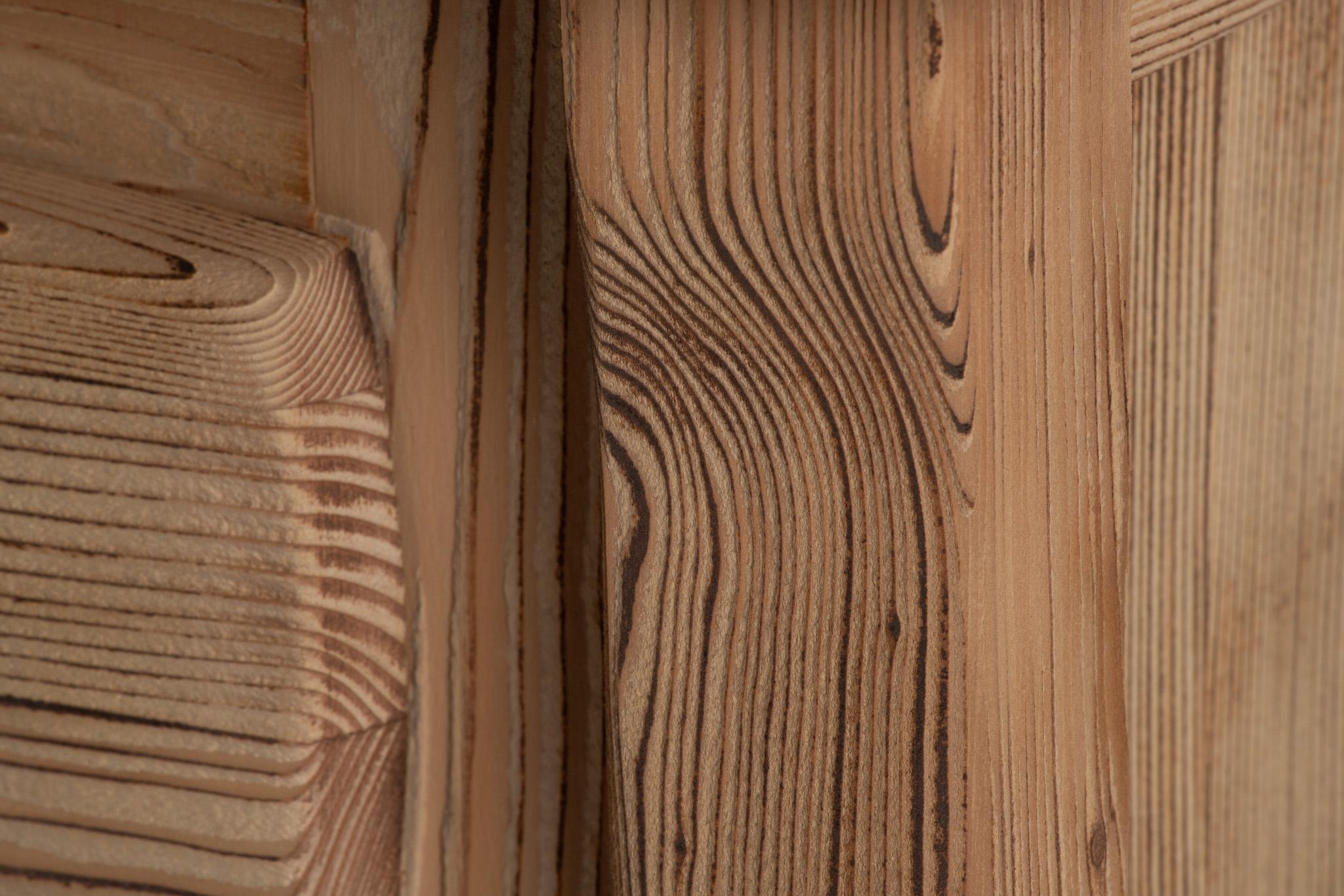 French Wabi-Sabi Chest of Drawers in Stripped Pine For Sale 5