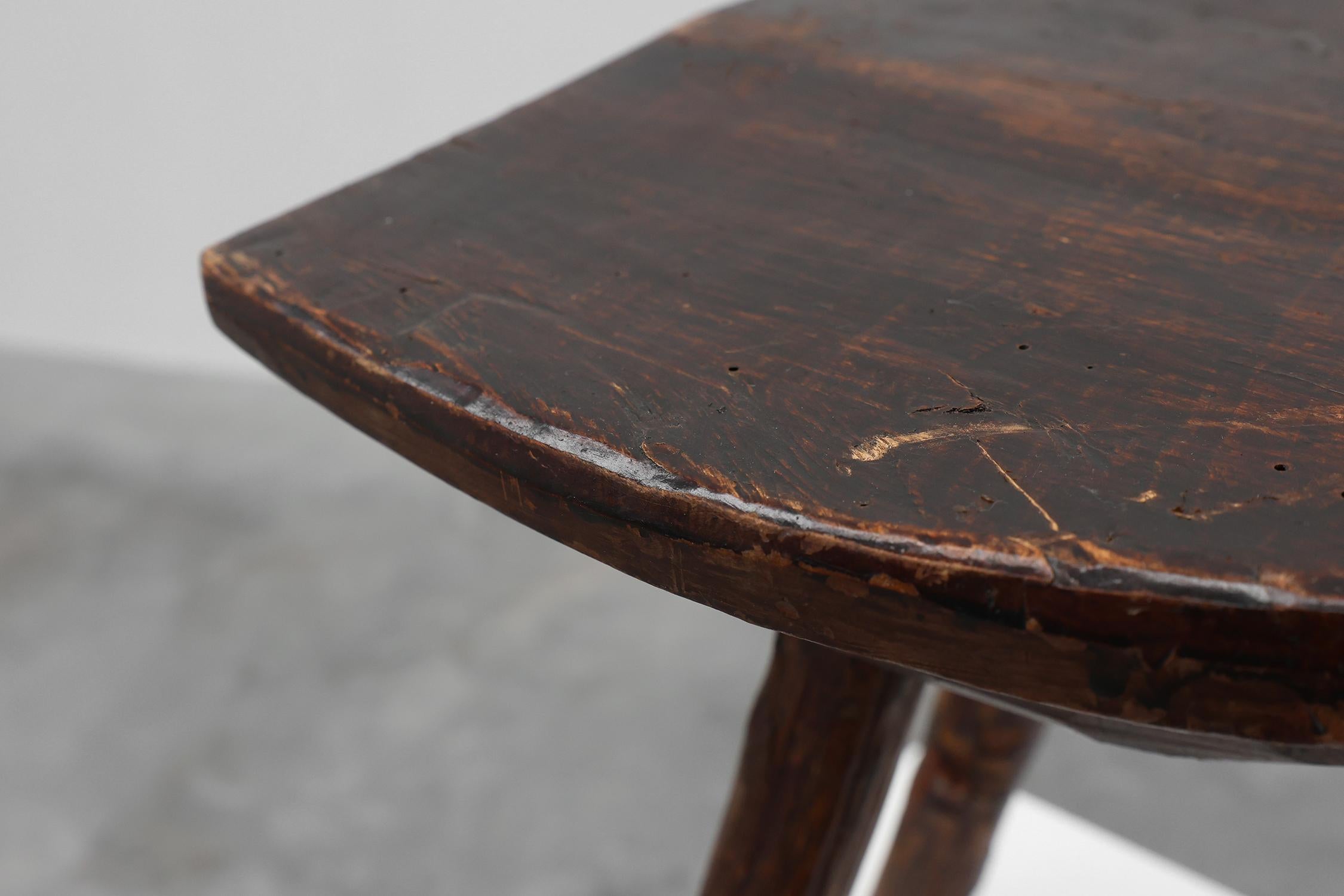 French wabi sabi low tripod stool in solid wood, 1850s For Sale 2