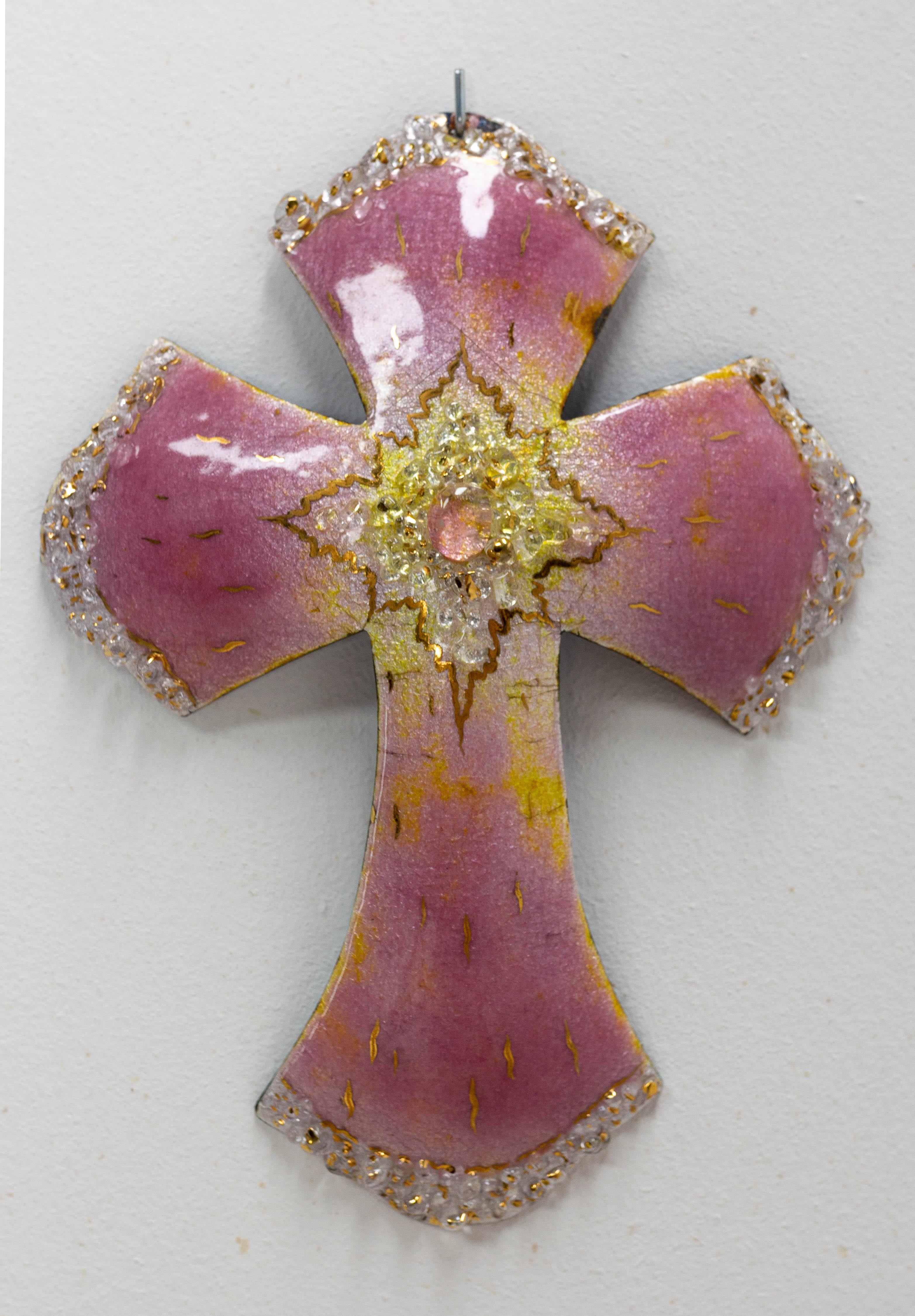 French mid-century jesus cross, made by Jean-Paul Boucharel in Limoges.
J.-P. Boucharel is a craftsman recognized in the world of traditional French art.
Enameled pink copper.
Good vintage condition.


