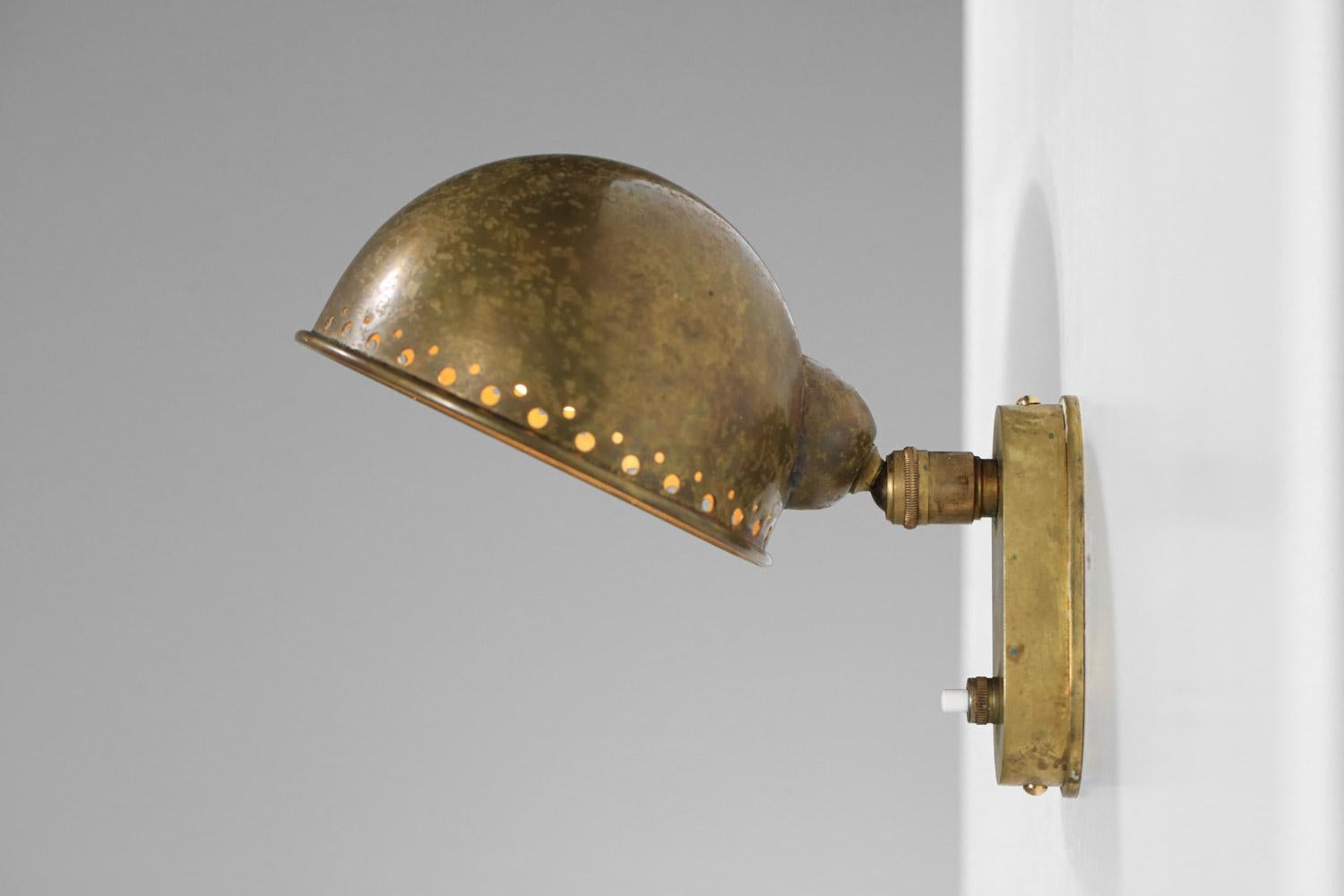 Lampada da parete francese di Genet & Michon in ottone massiccio ossidato modernista in vendita 2