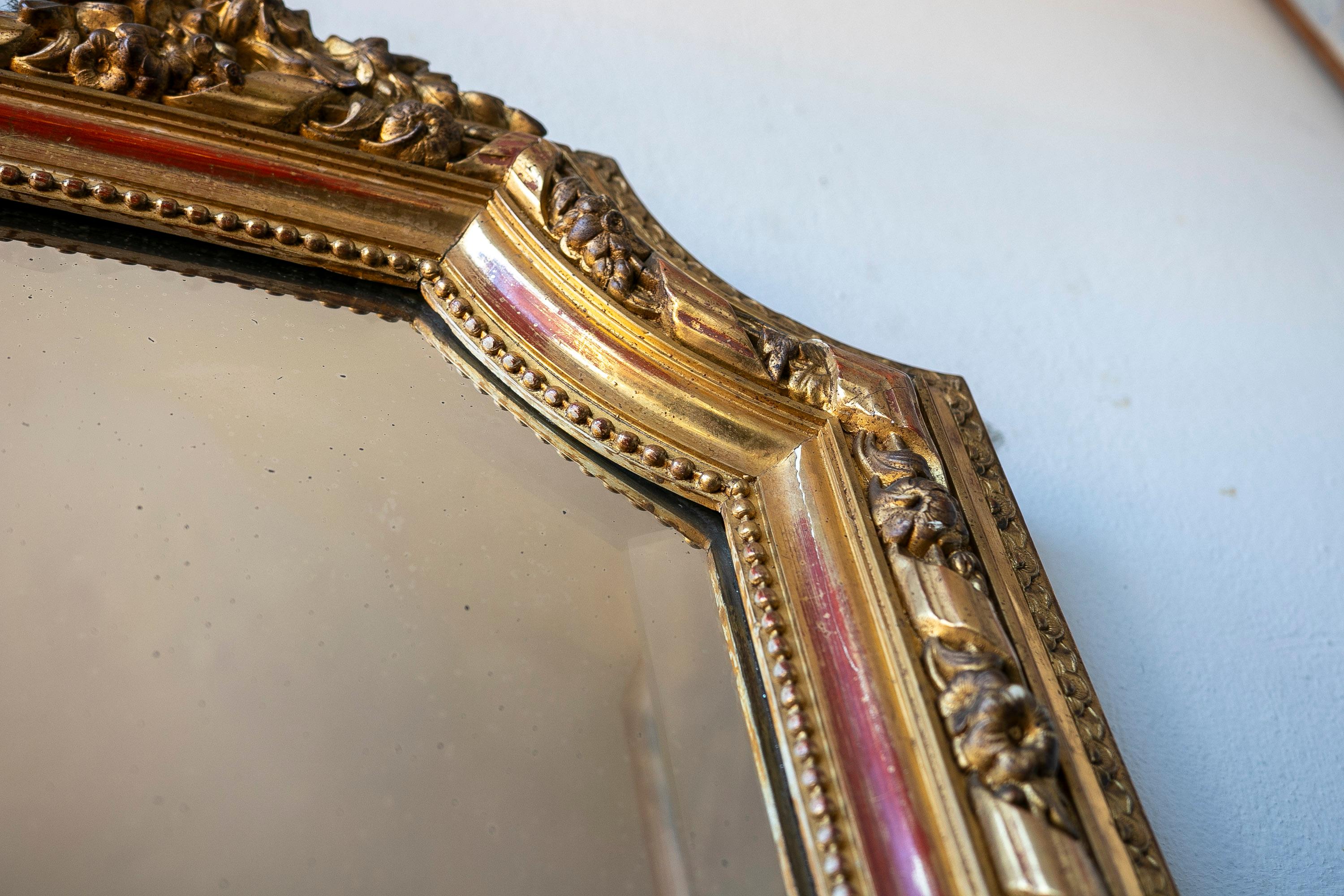 French Wall Mirror in Gilded Wood with the Coping Top Decorated with Instruments For Sale 13