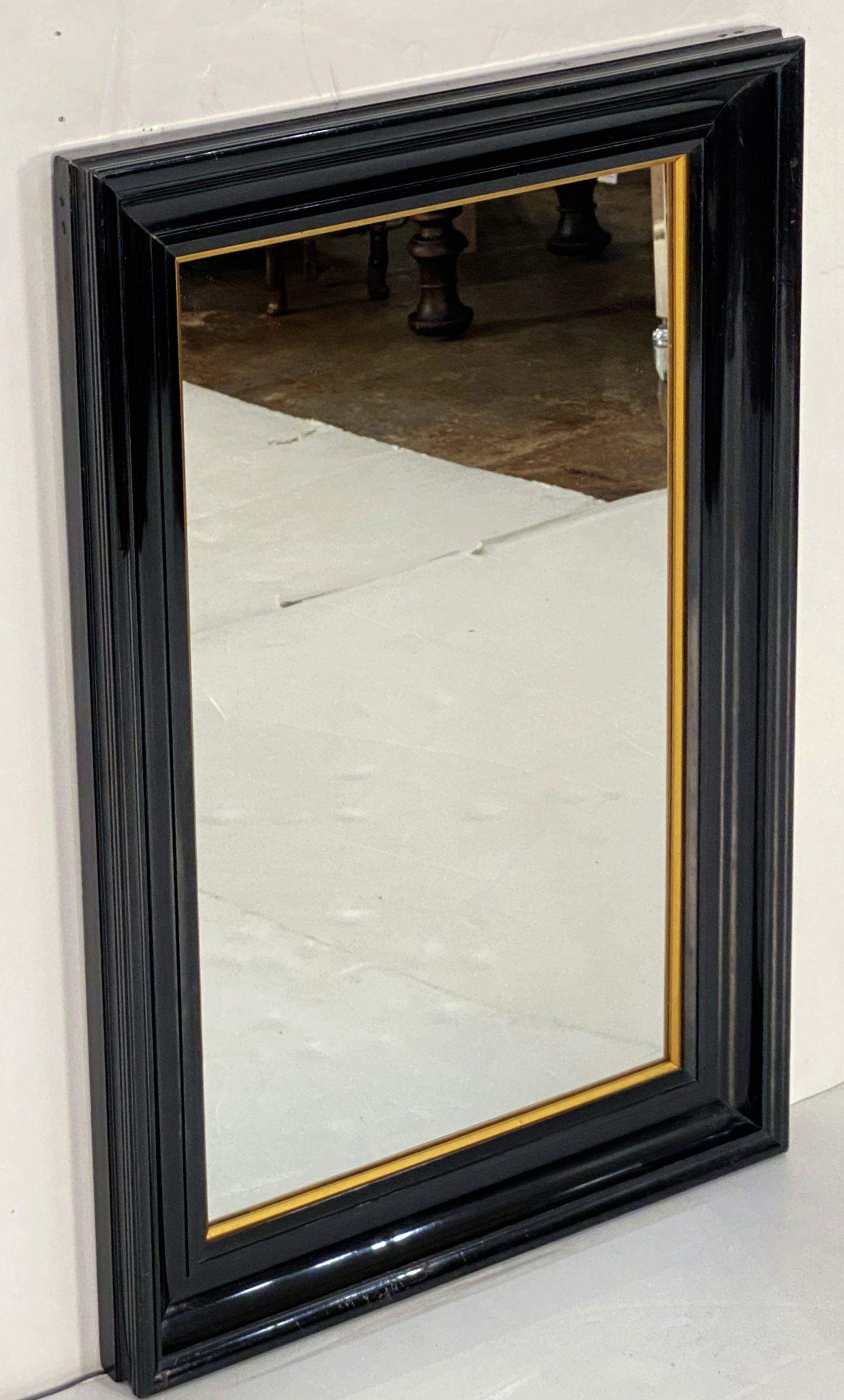 20ième siècle Miroirs muraux français avec cadres noirs et dorés  (H 30 x L 20 1/8) en vente