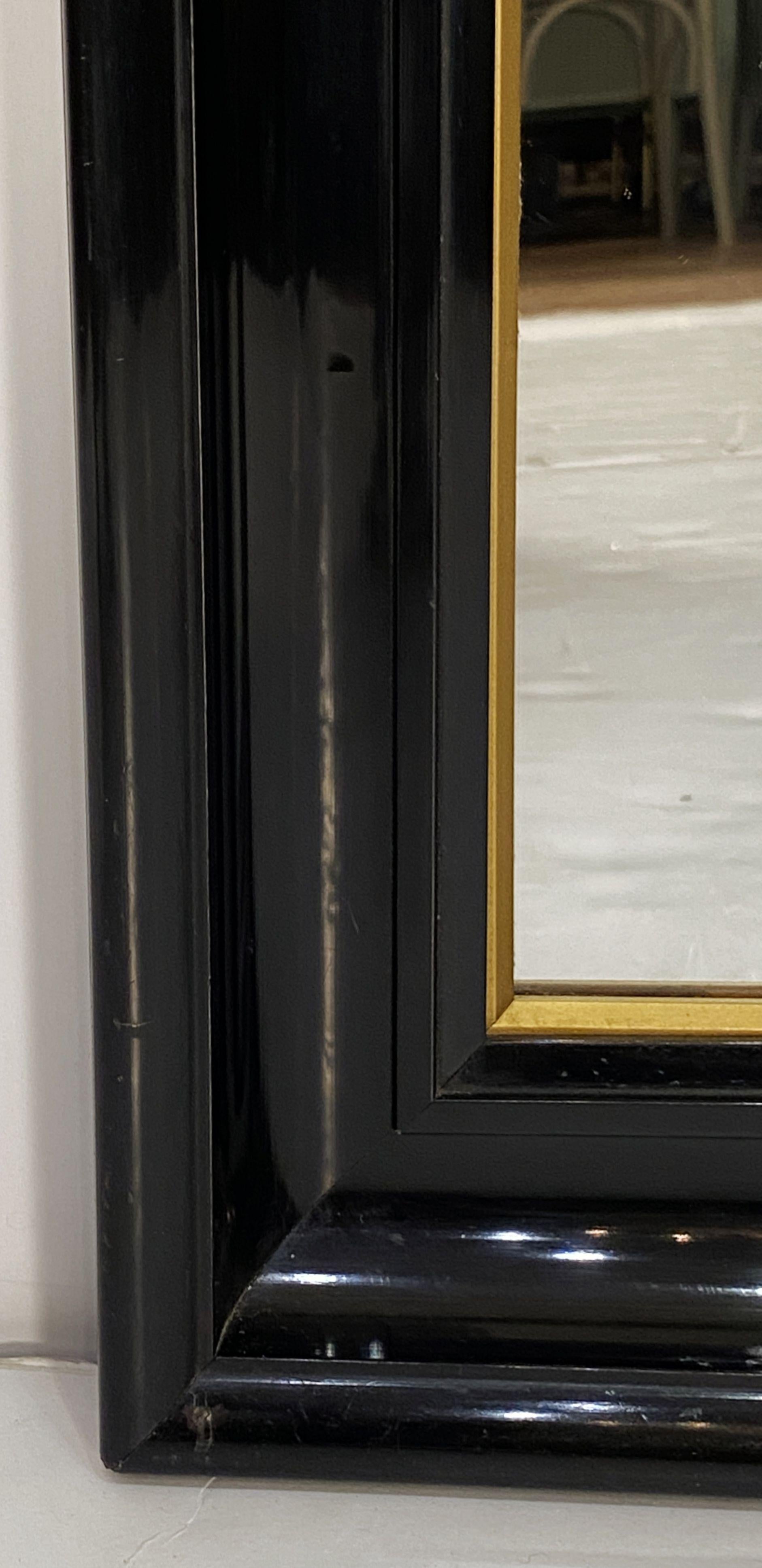 Miroirs muraux français avec cadres noirs et dorés  (H 30 x L 20 1/8) en vente 1