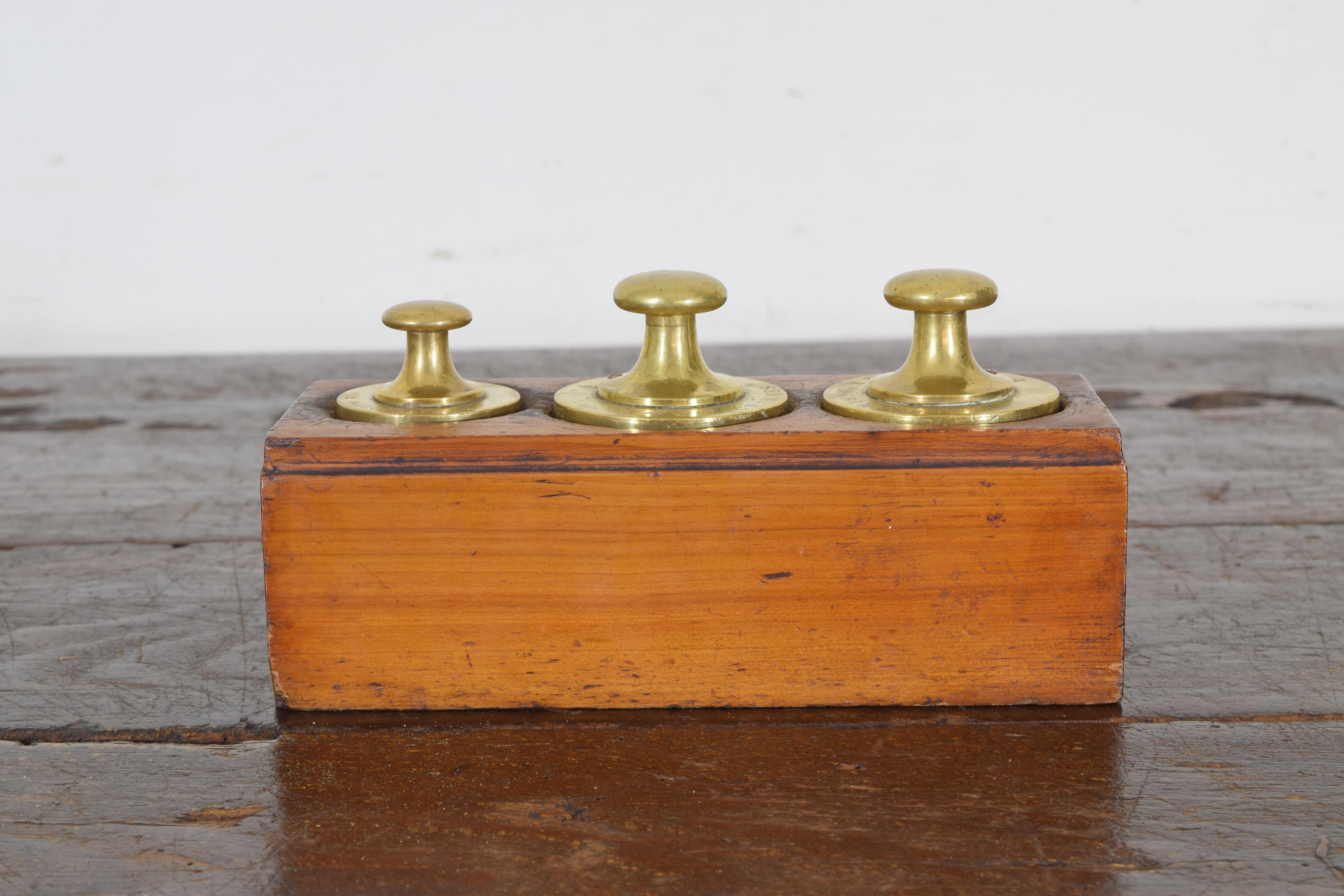 French Walnut and Brass Kilogramme Scale and Weights, Mid-19th Century 8