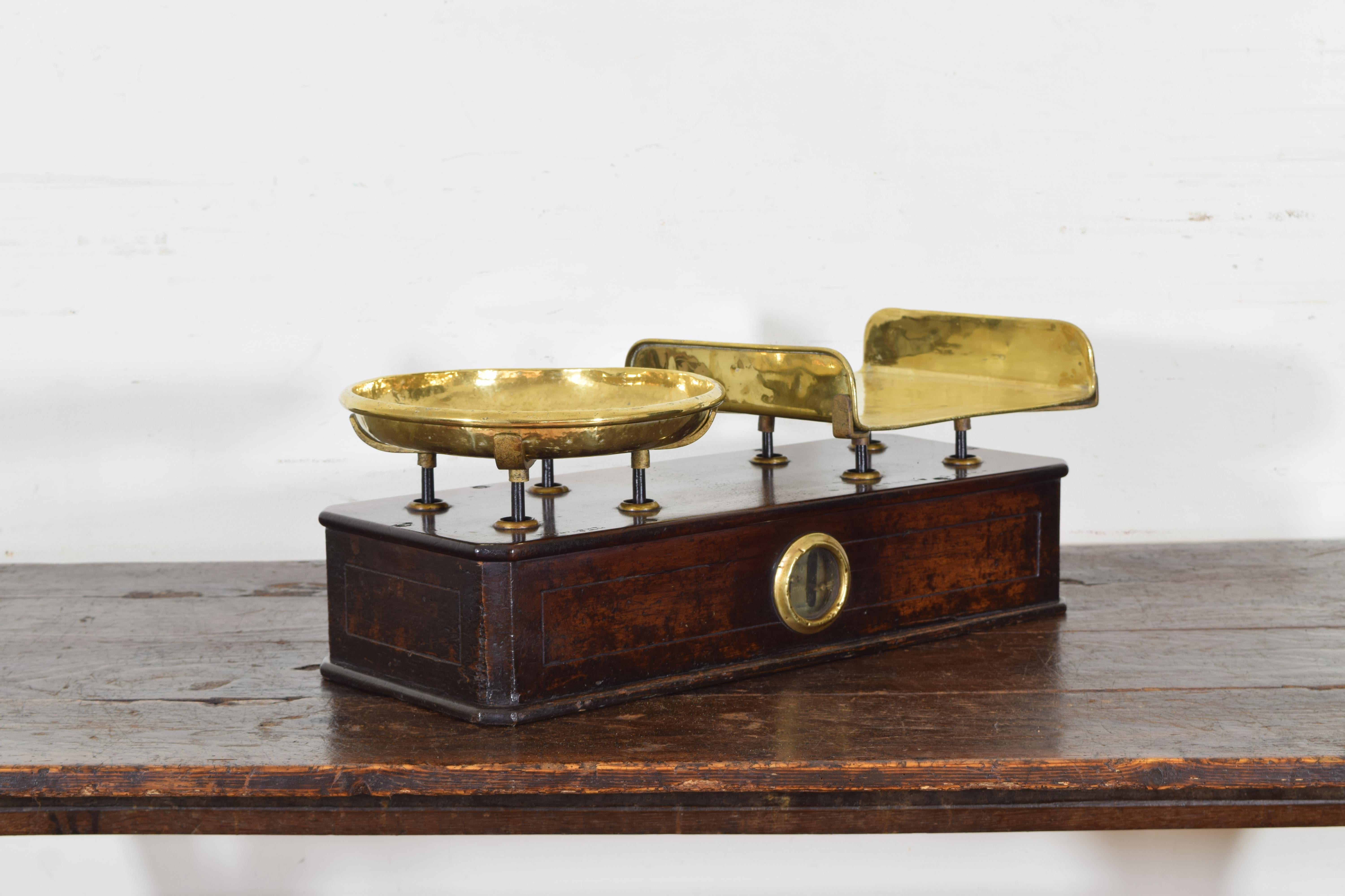 French Walnut and Brass Kilogramme Scale and Weights, Mid-19th Century 1