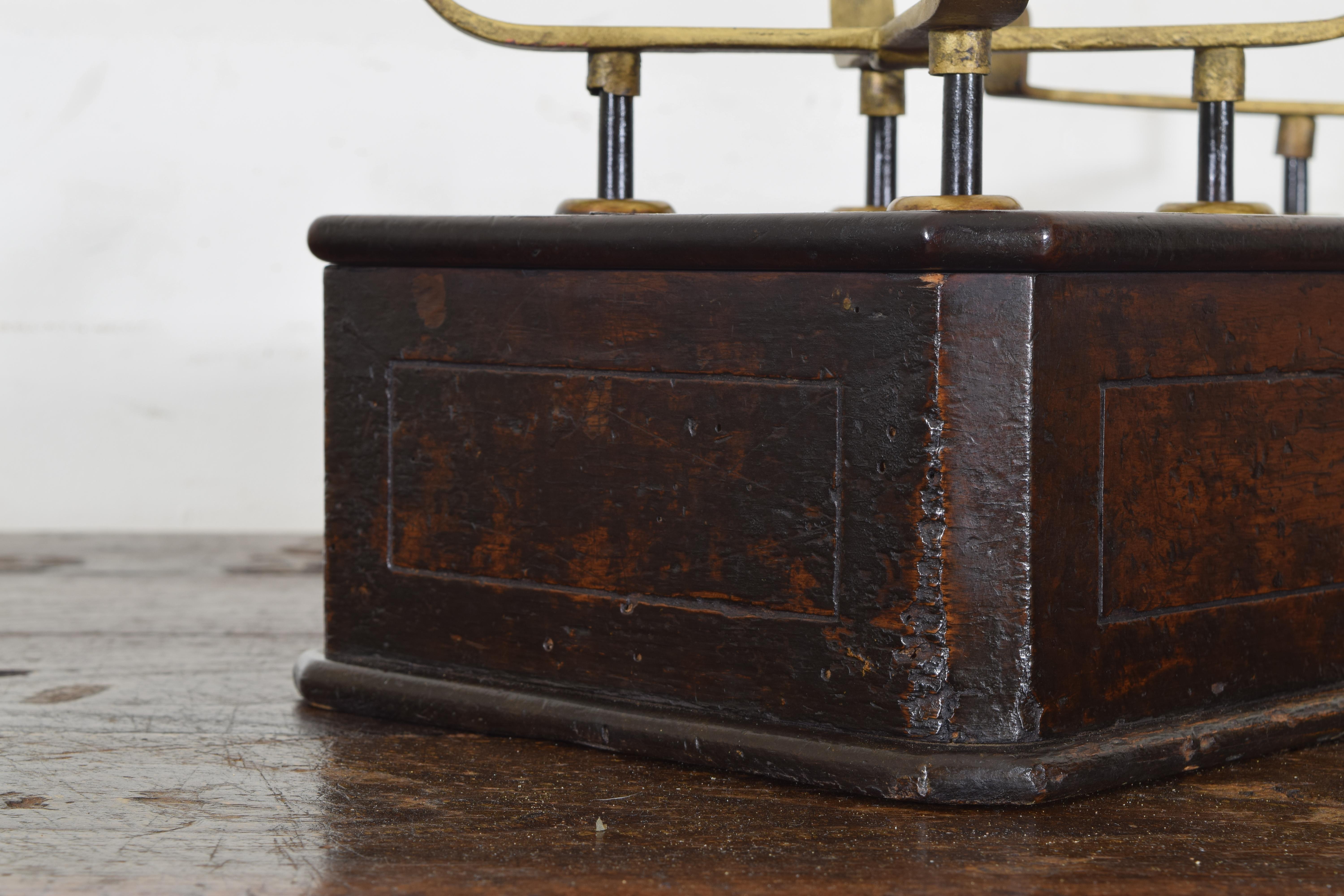 French Walnut and Brass Kilogramme Scale and Weights, Mid-19th Century 5