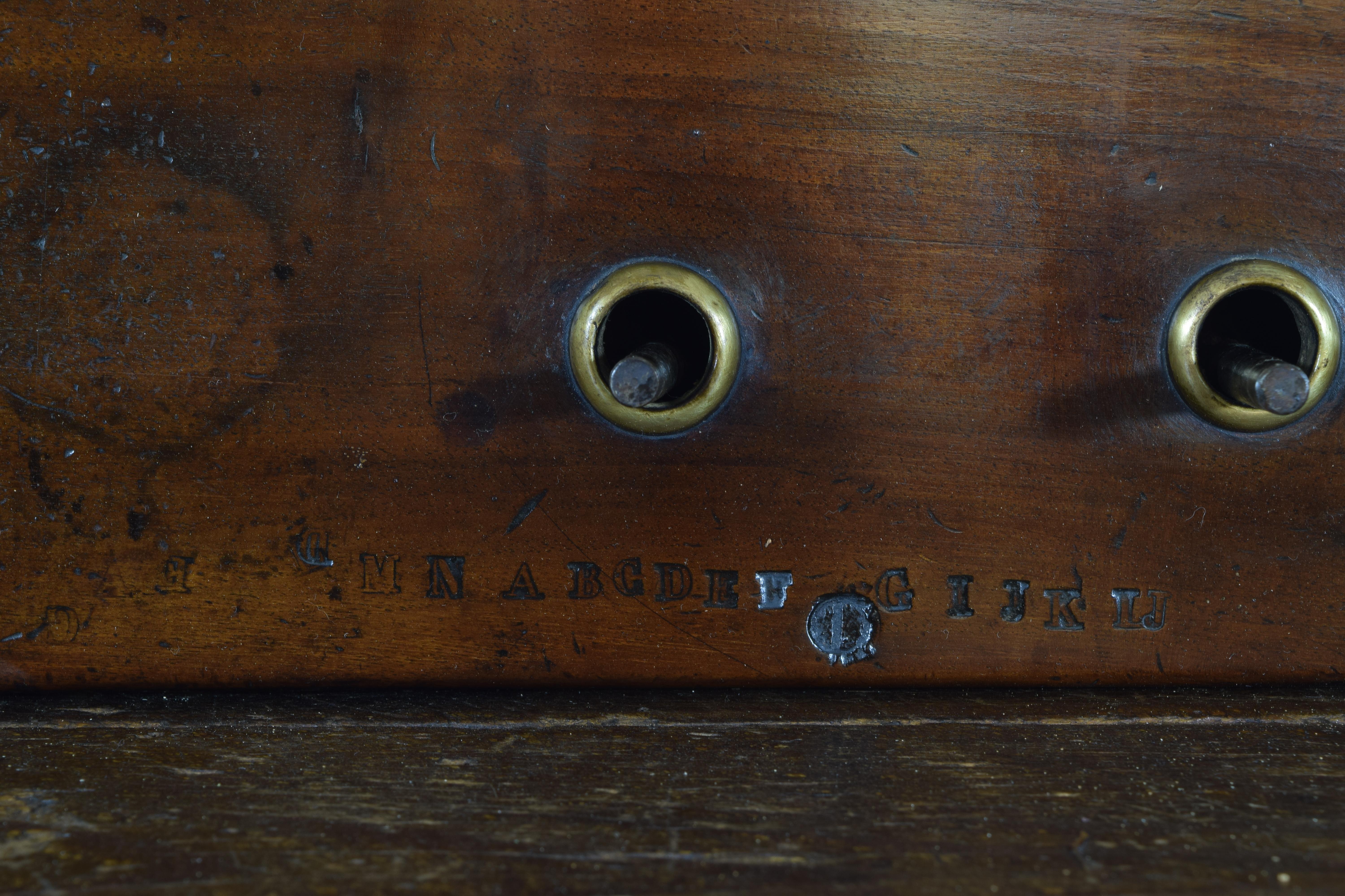 French Walnut and Brass Kilogramme Scale and Weights, Mid-19th Century 6