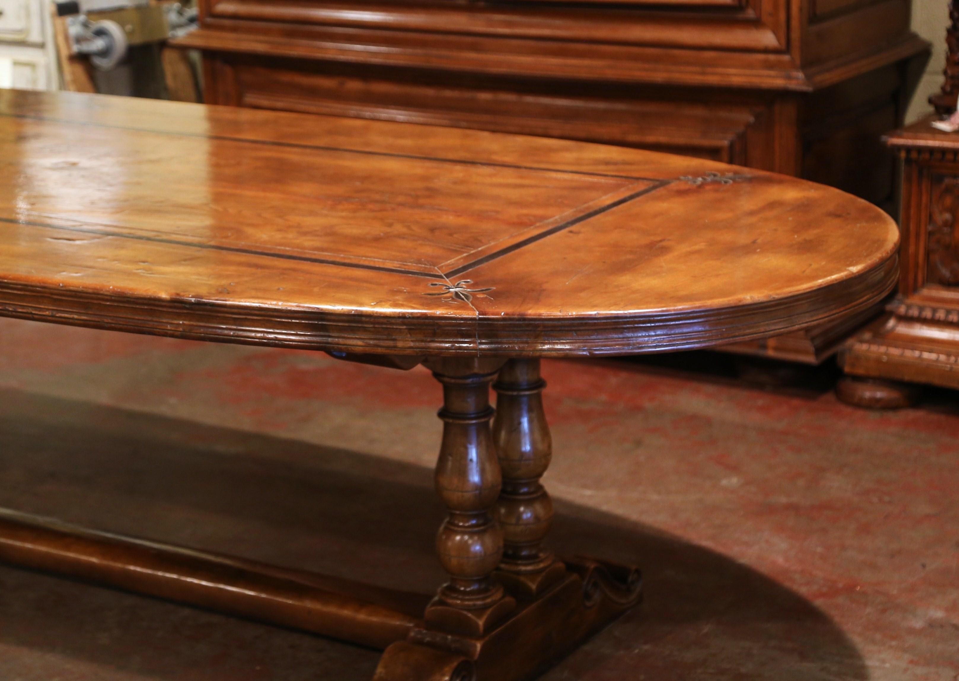 fleur de lis dining table