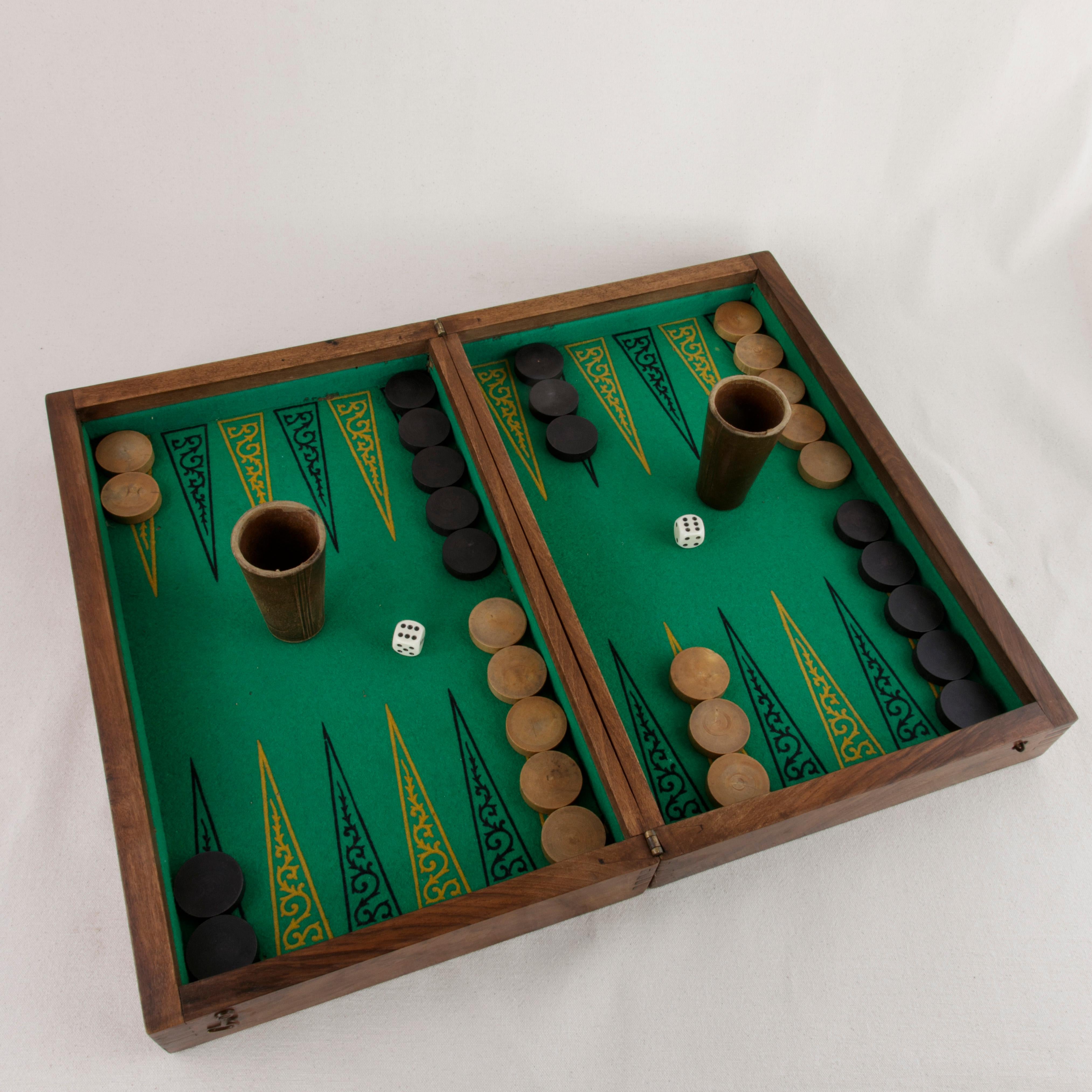 French Walnut and Pear Wood Marquetry Backgammon & Checkers Game Box, circa 1900 In Good Condition In Fayetteville, AR