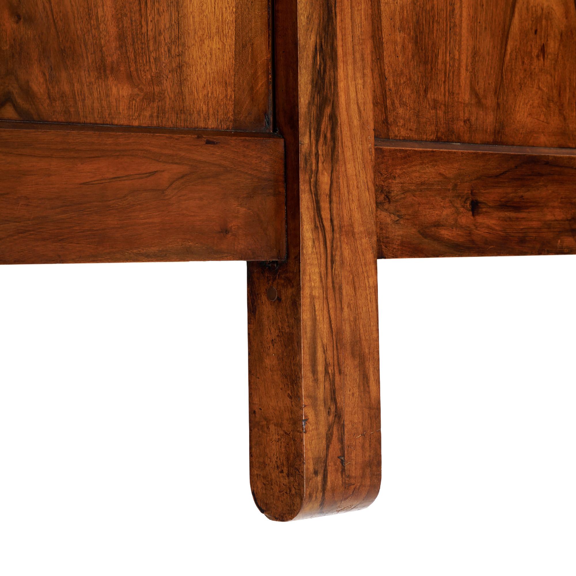 Testiera in noce francese antico In condizioni buone in vendita a Austin, TX