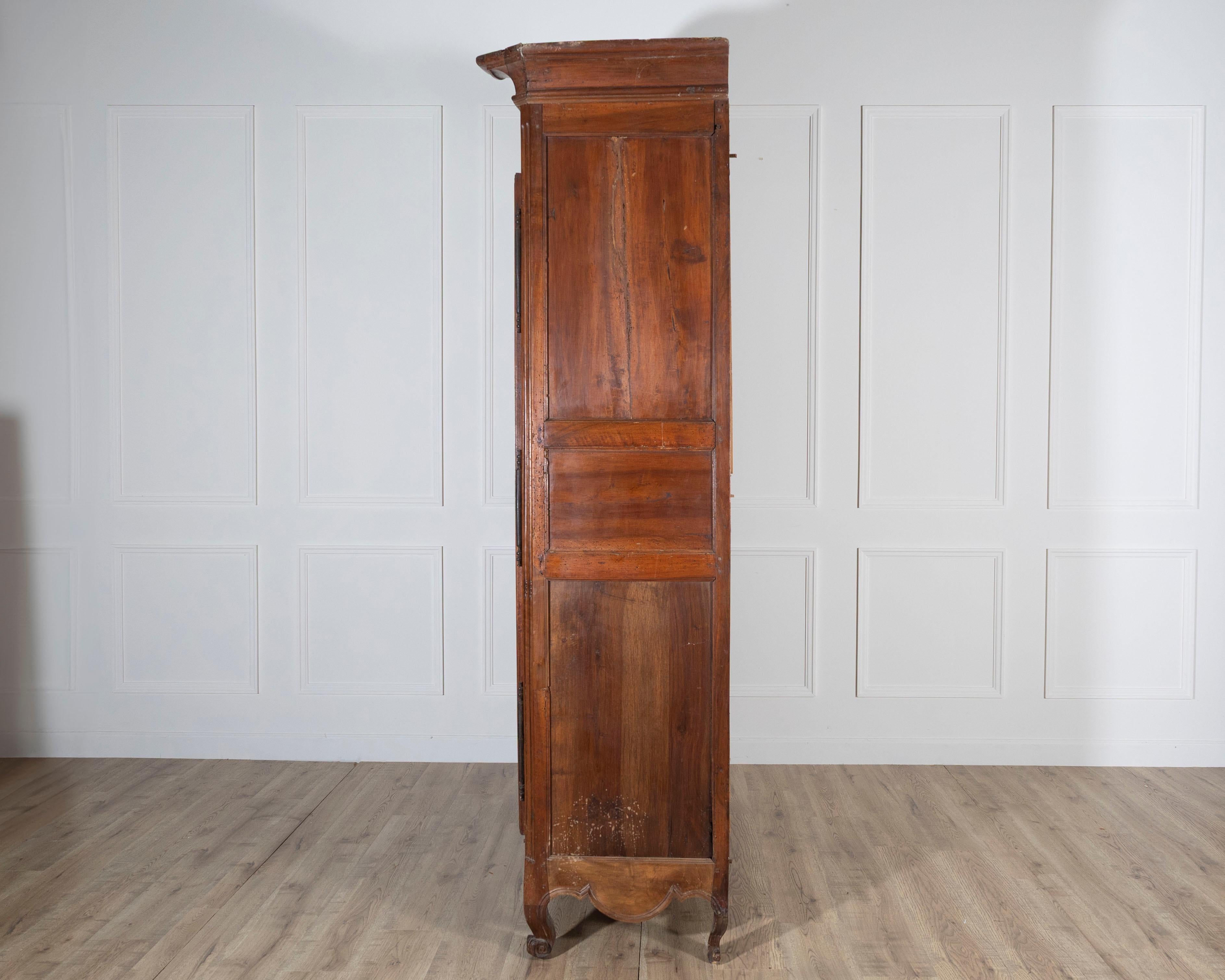 French Walnut Armoire Linen Cupboard, Transition Louis XV–Louis XVI Period For Sale 4