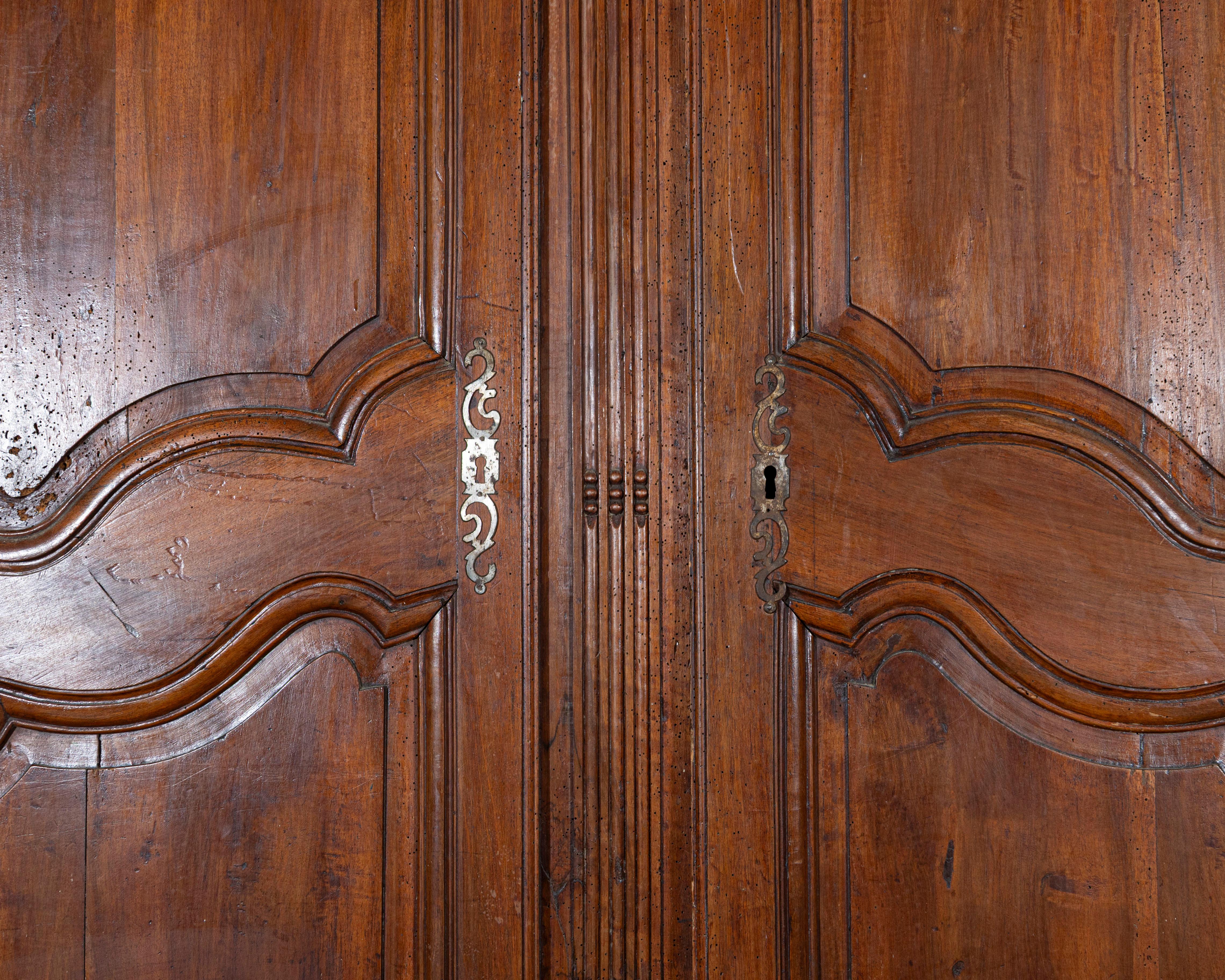18th Century and Earlier French Walnut Armoire Linen Cupboard, Transition Louis XV–Louis XVI Period For Sale