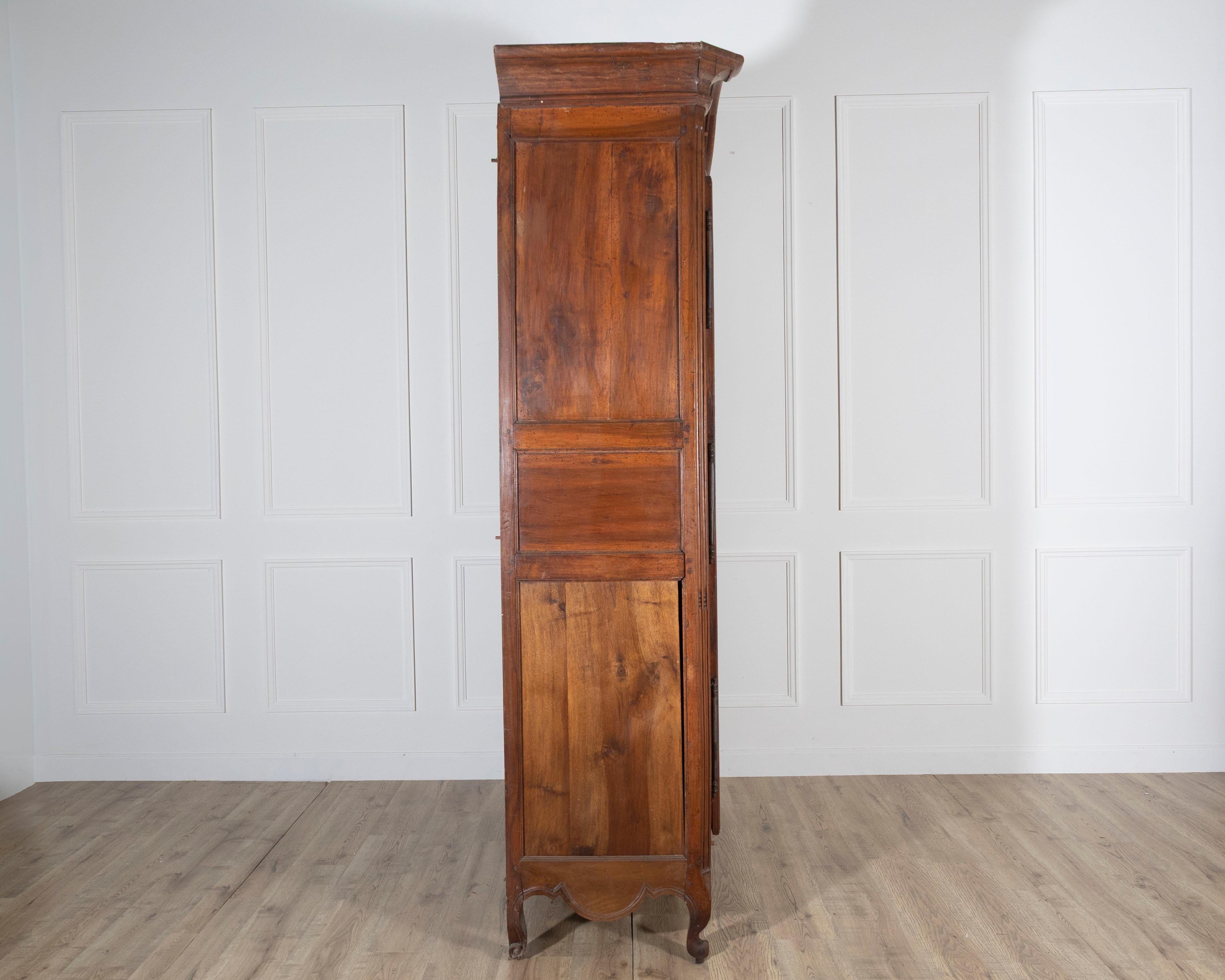 French Walnut Armoire Linen Cupboard, Transition Louis XV–Louis XVI Period For Sale 2