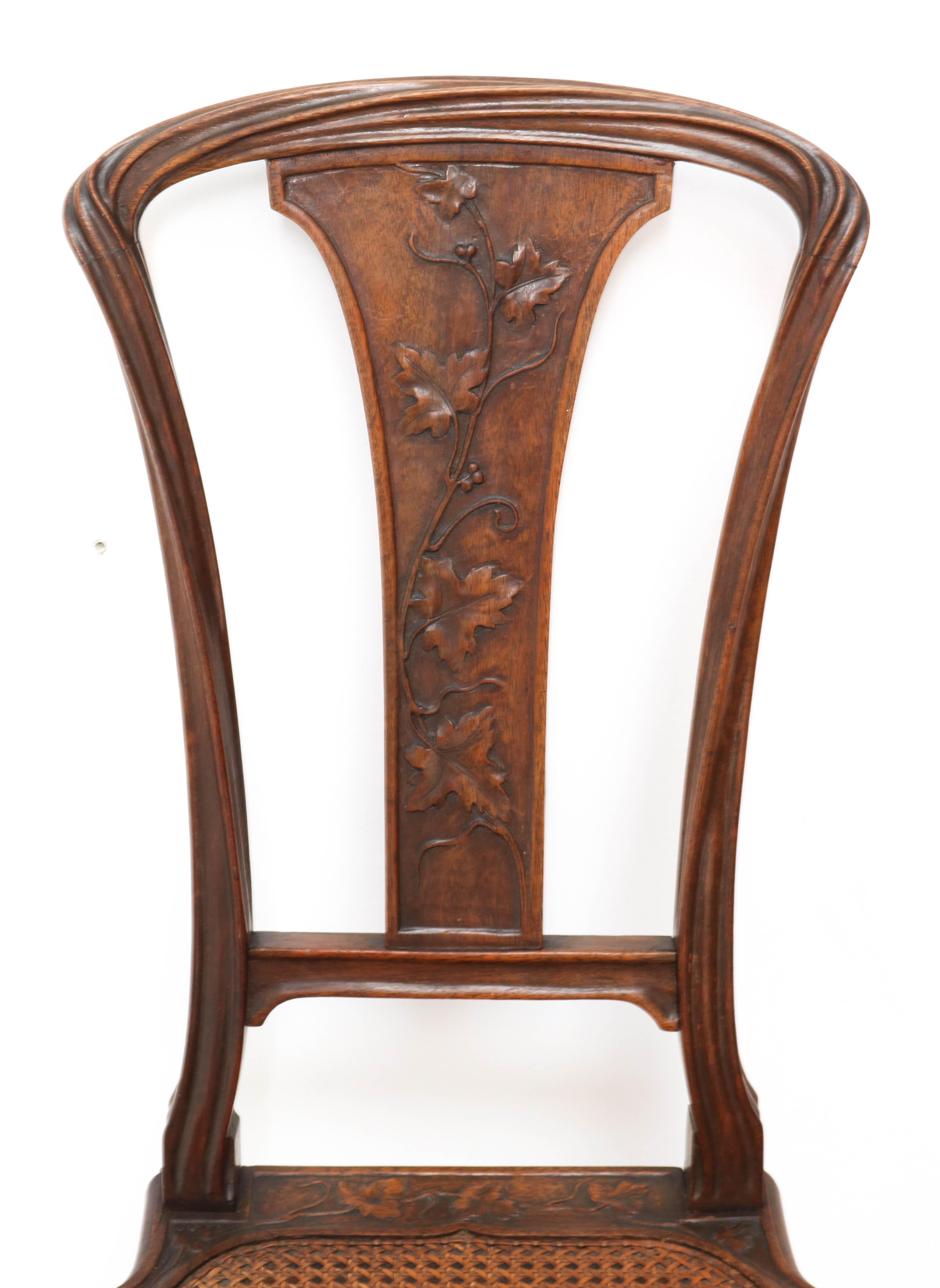 French Walnut Art Nouveau Side Chair Attributed to Louis Majorelle, 1900s 4