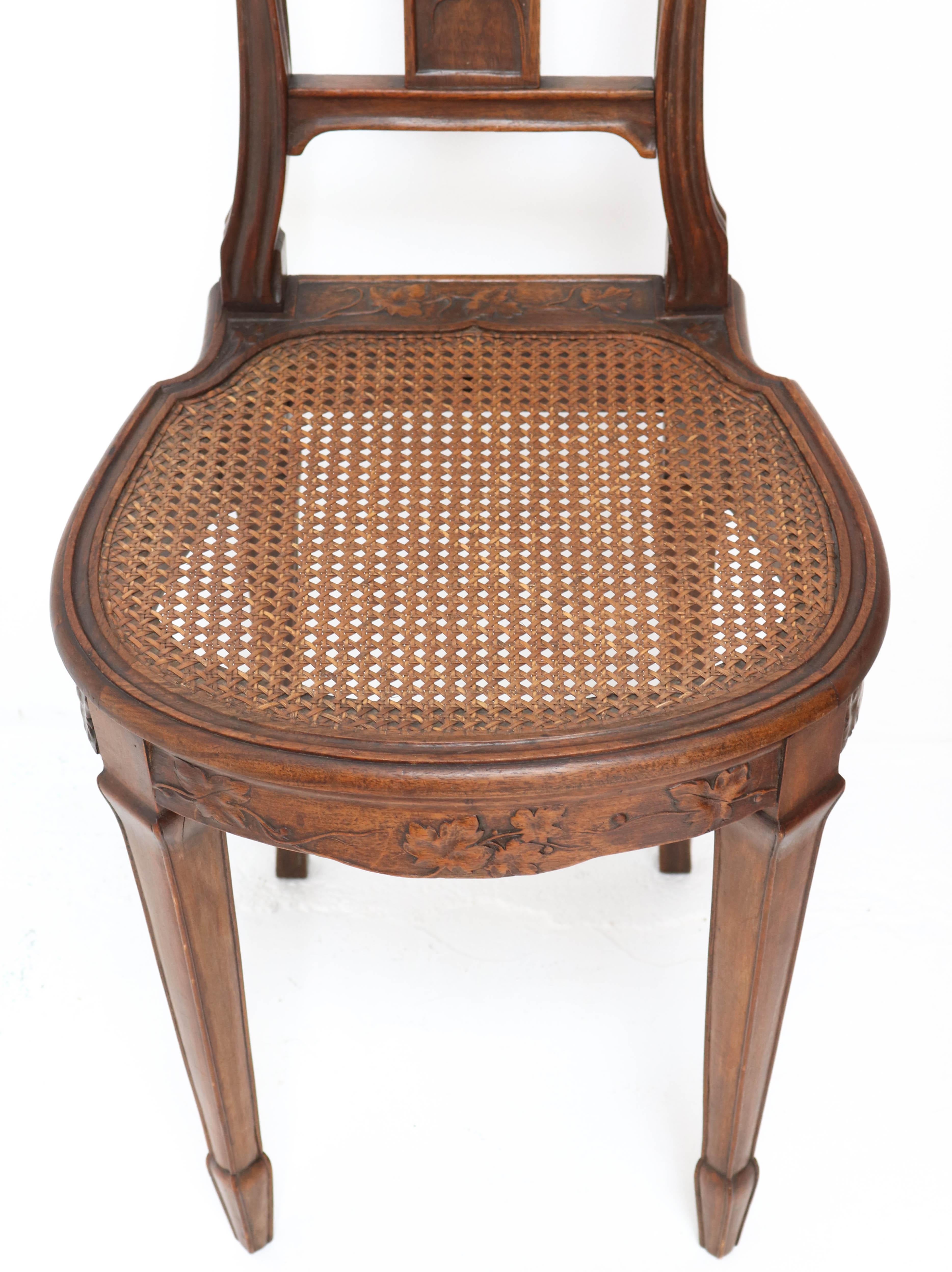 French Walnut Art Nouveau Side Chair Attributed to Louis Majorelle, 1900s 2