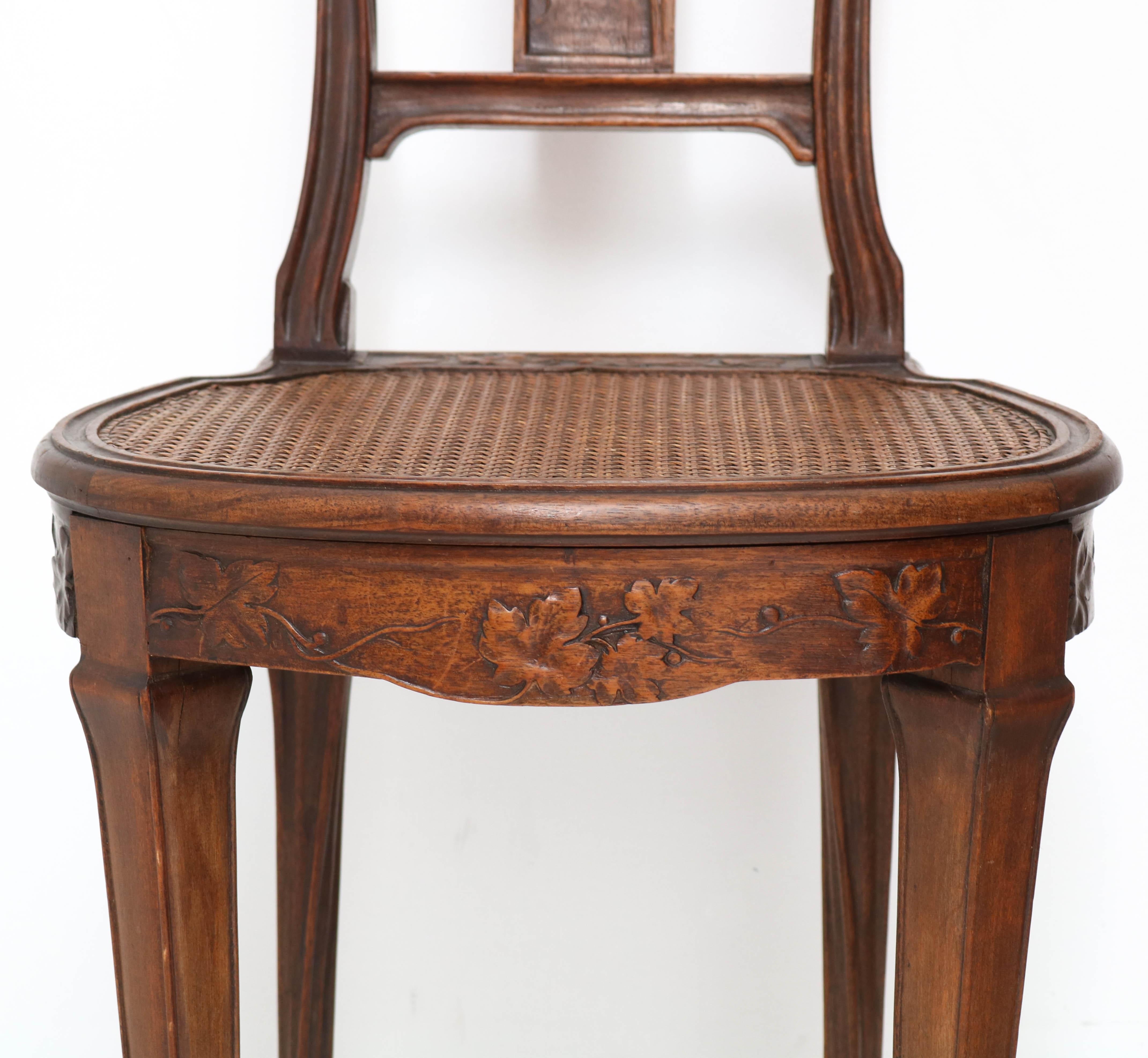 French Walnut Art Nouveau Side Chair Attributed to Louis Majorelle, 1900s 3