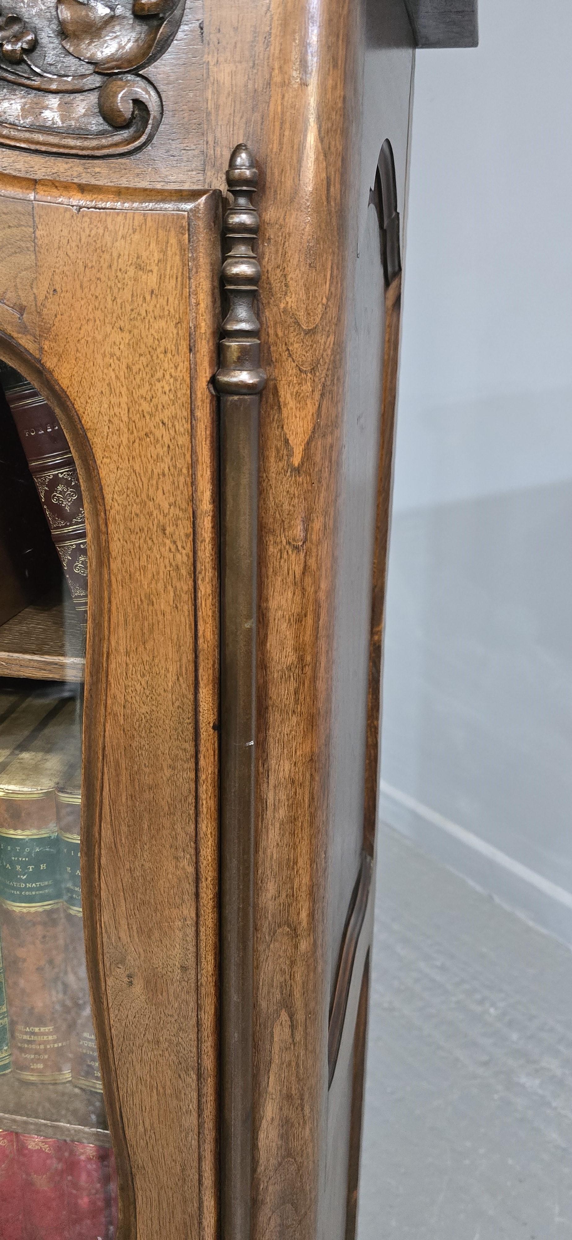 French Walnut Bookcase In Good Condition For Sale In Swadlincote, GB