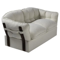 Französisches Sofa aus Nussbaum und Bouclé, 1960er Jahre