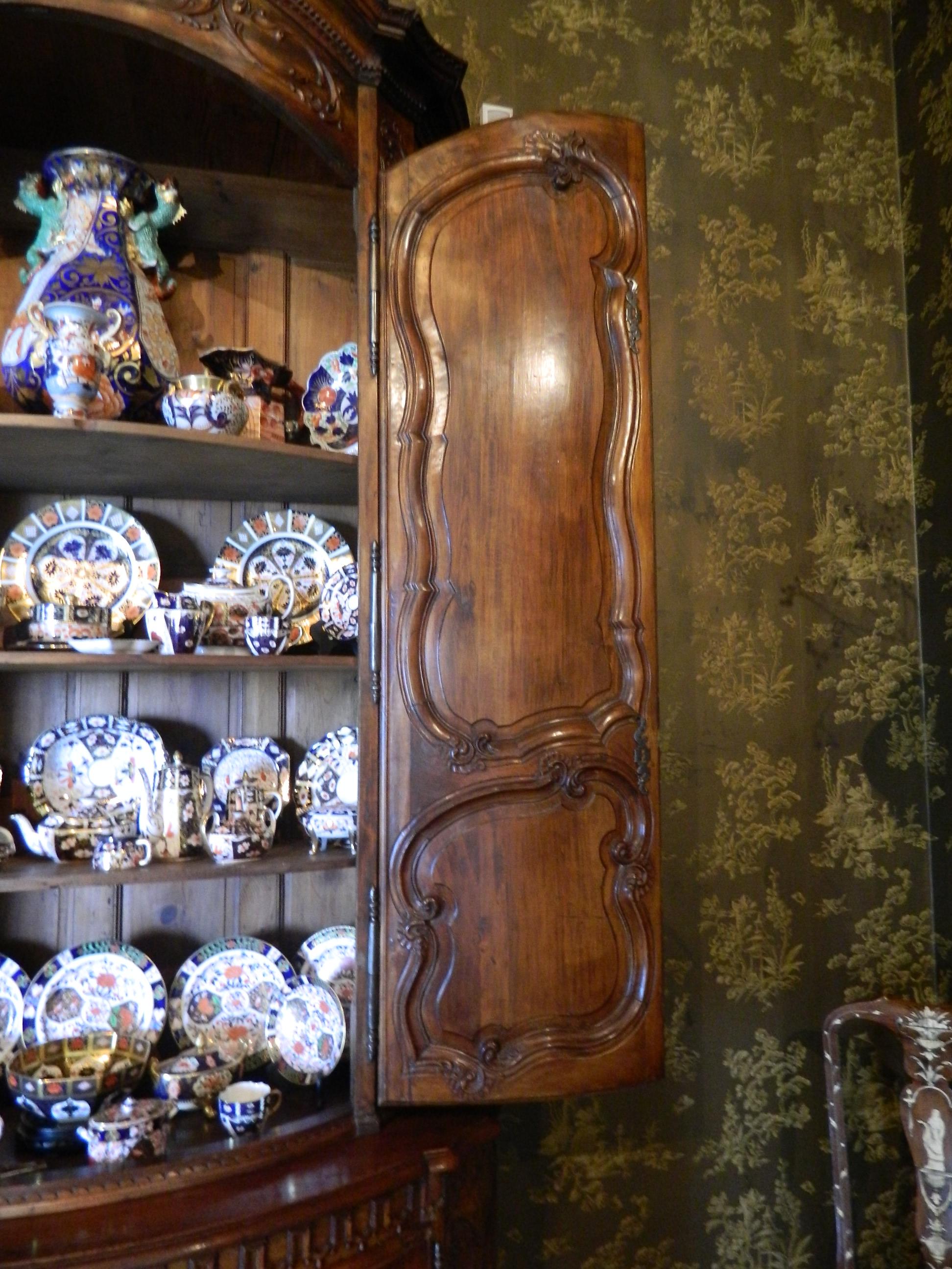 French Walnut Buffet de Corps or Cabinet with Two Doors, 18th Century In Good Condition In Savannah, GA