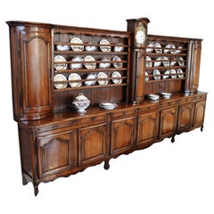 Buffet français en noyer avec horloge, vers 1770