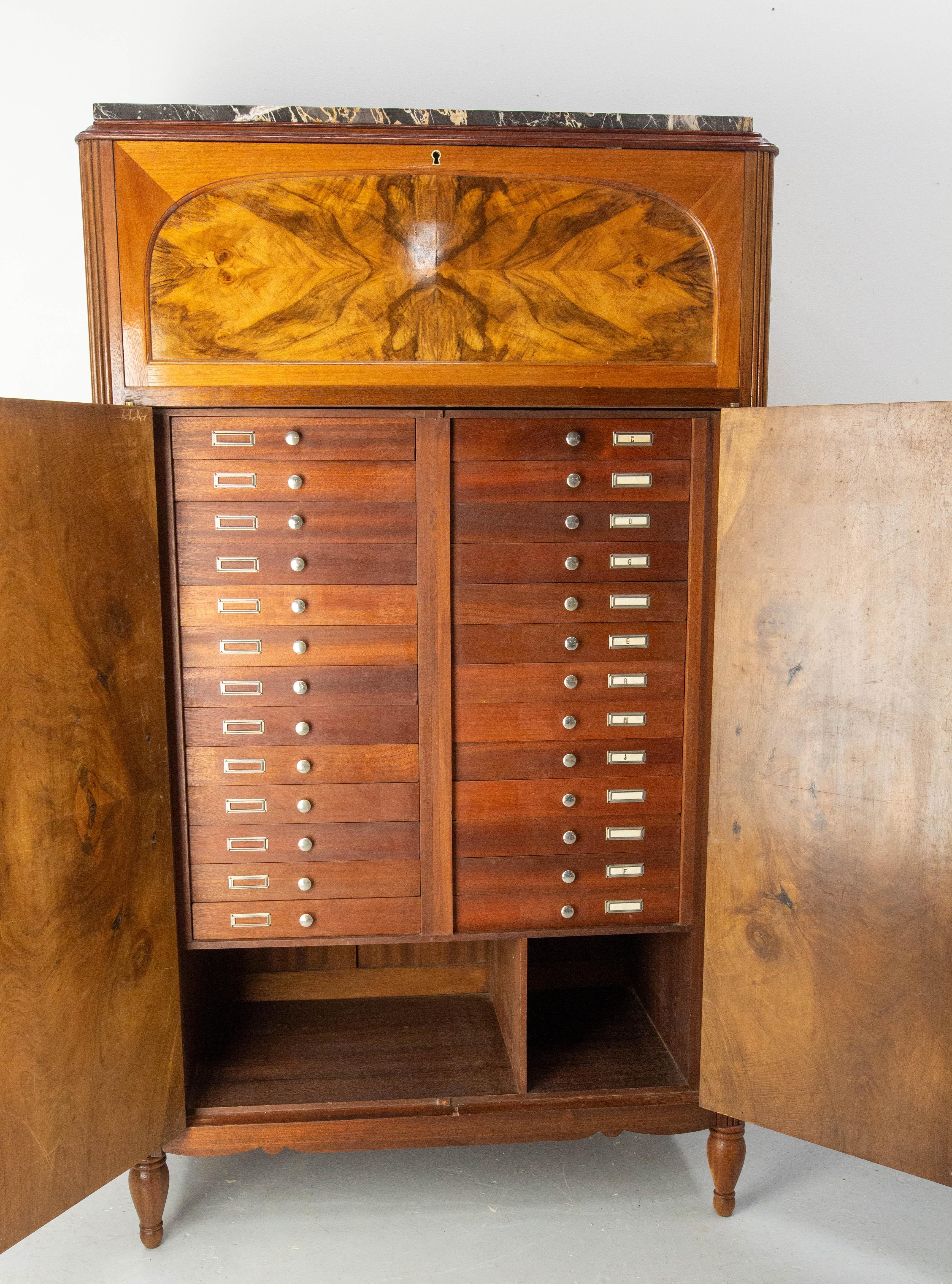 Mobile da scrivania in radica di noce francese con piano in marmo Meuble de Métier Art Déco circa 1920 in vendita 7