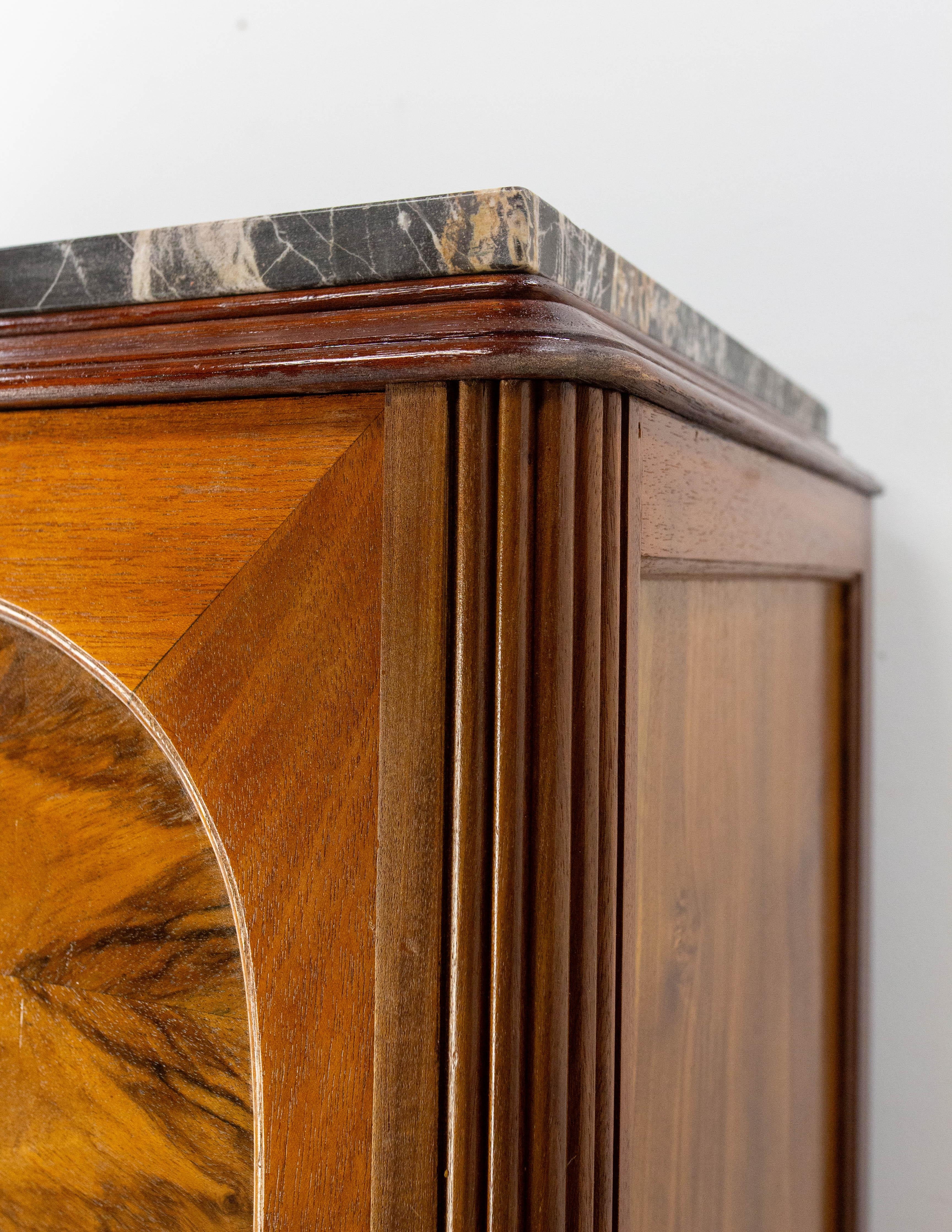 Mobile da scrivania in radica di noce francese con piano in marmo Meuble de Métier Art Déco circa 1920 in vendita 1