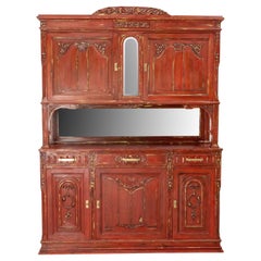 Armario francés de nogal Deux Corps Buffet Patinado Rojo y Dorado, circa 1920