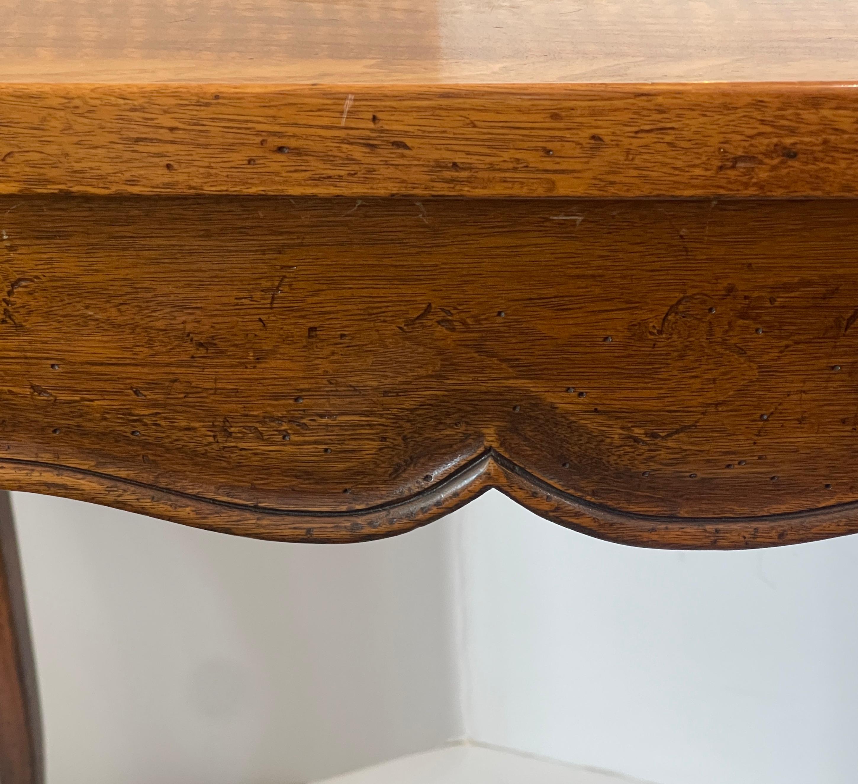 Francese French  Walnut Carved Gallery Top & Cabriole Lags Card Table, 1940-1950 in vendita