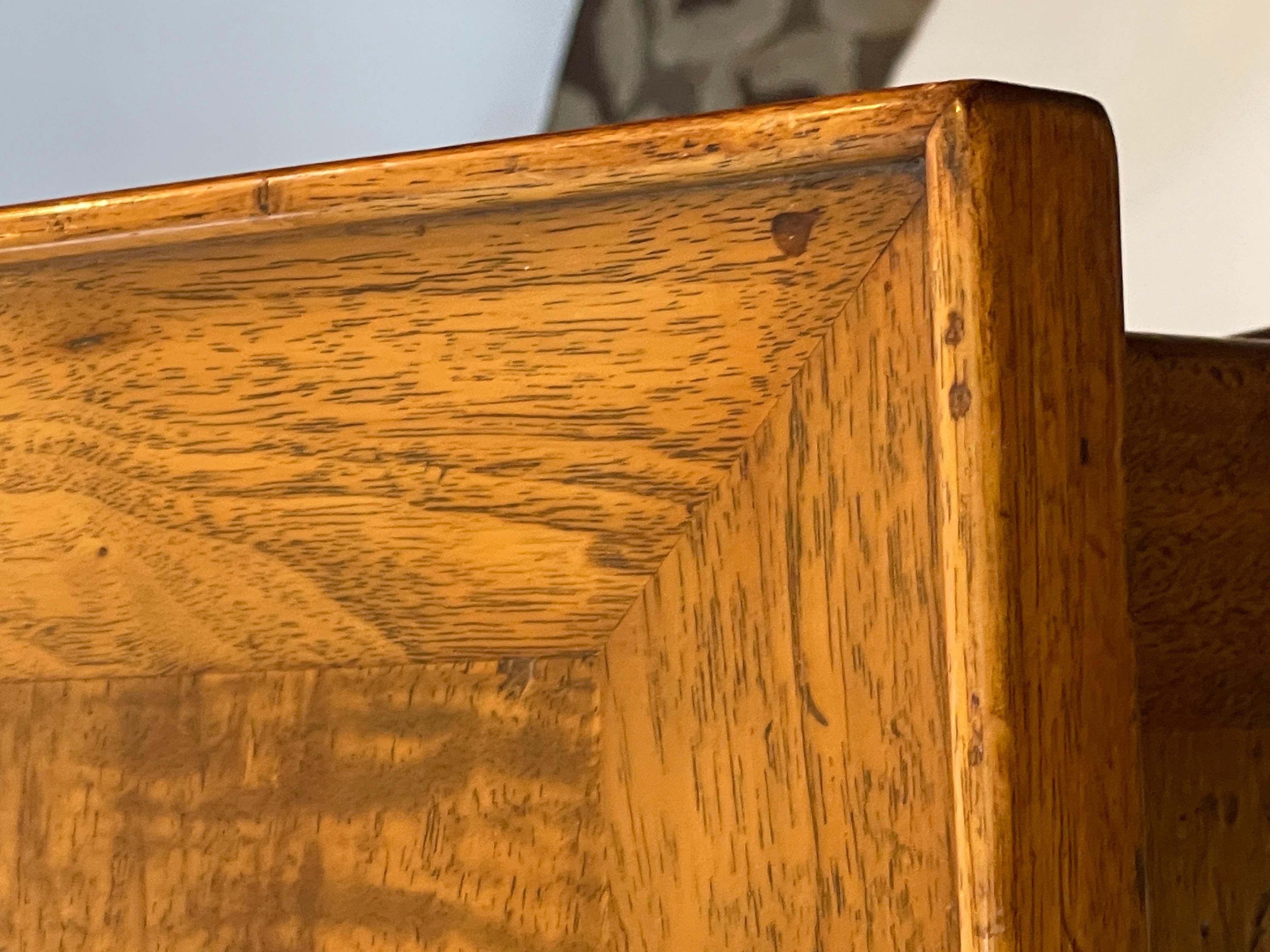 French  Walnut Carved Gallery Top & Cabriole Lags Card Table, 1940-1950 in vendita 1