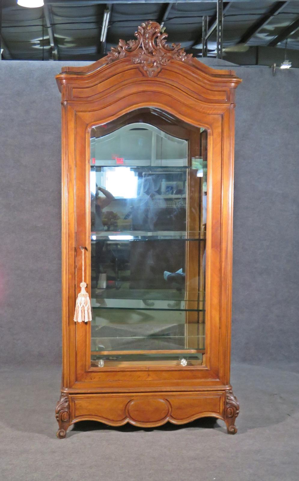 French Walnut Carved Louis XV Mirrored Back and Lighted Vitrine China Cabinet 10