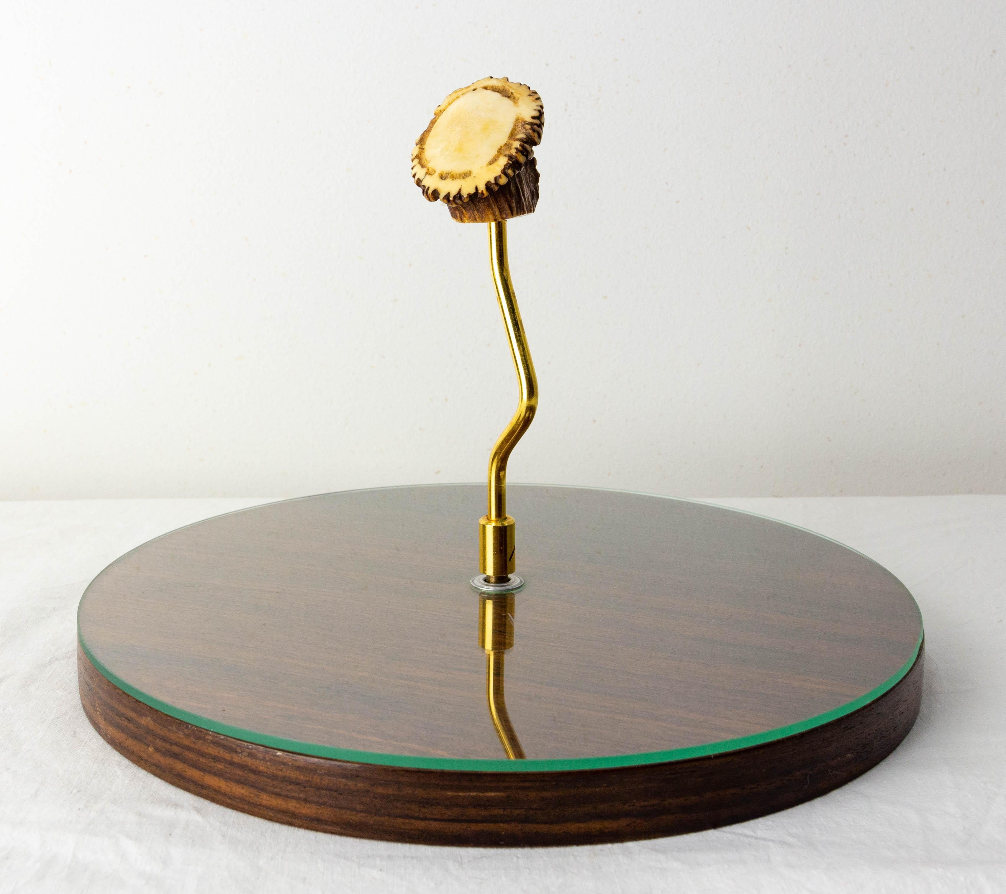 French Walnut Cheese Board Midcentury In Good Condition For Sale In Labrit, Landes