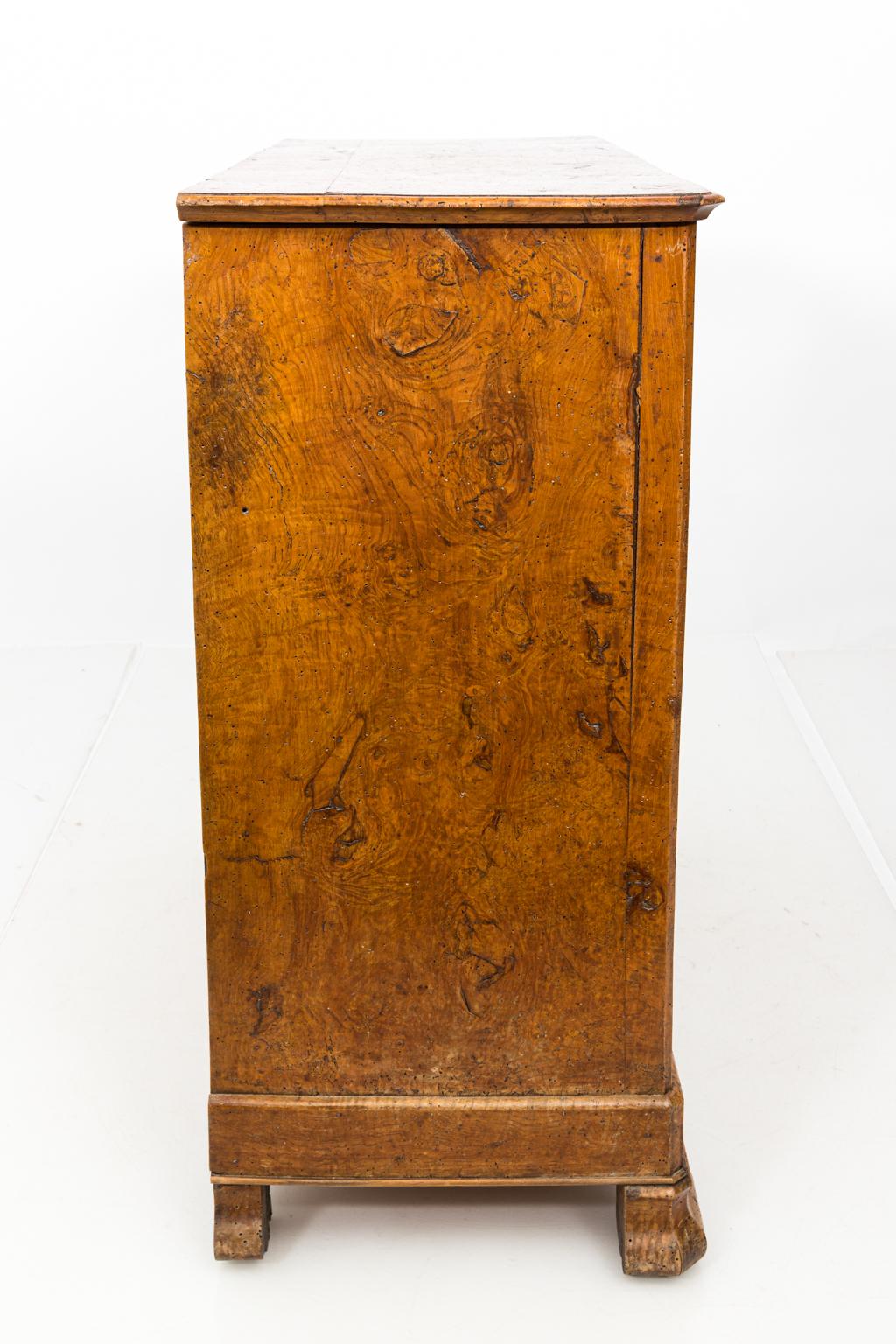 French Walnut Chest of Drawers, circa 1830s 5