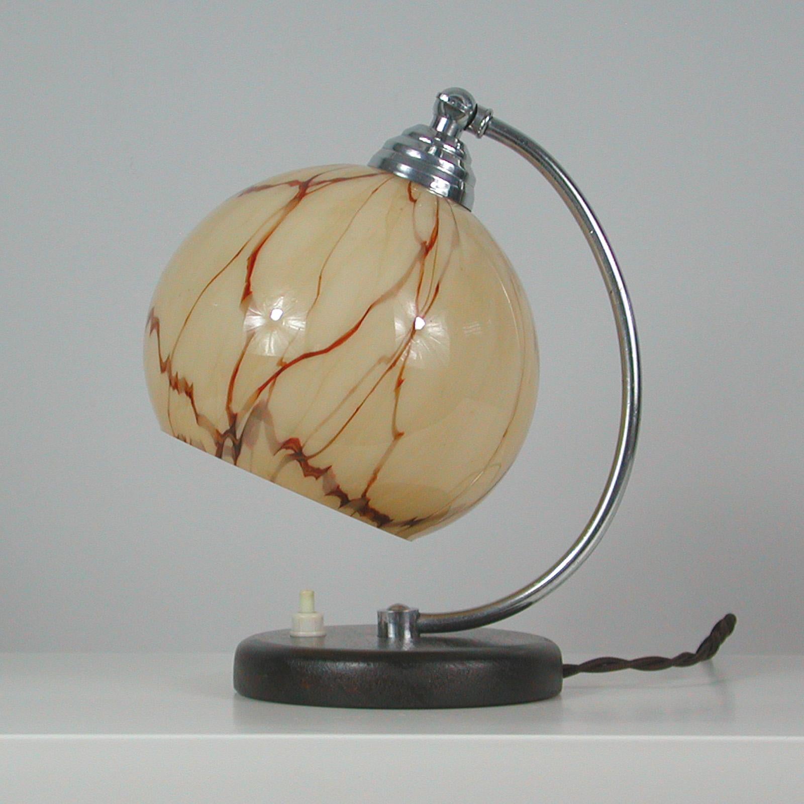 French Walnut, Chrome and Opaline Glas Table Lamp, 1930s In Good Condition For Sale In NUEMBRECHT, NRW