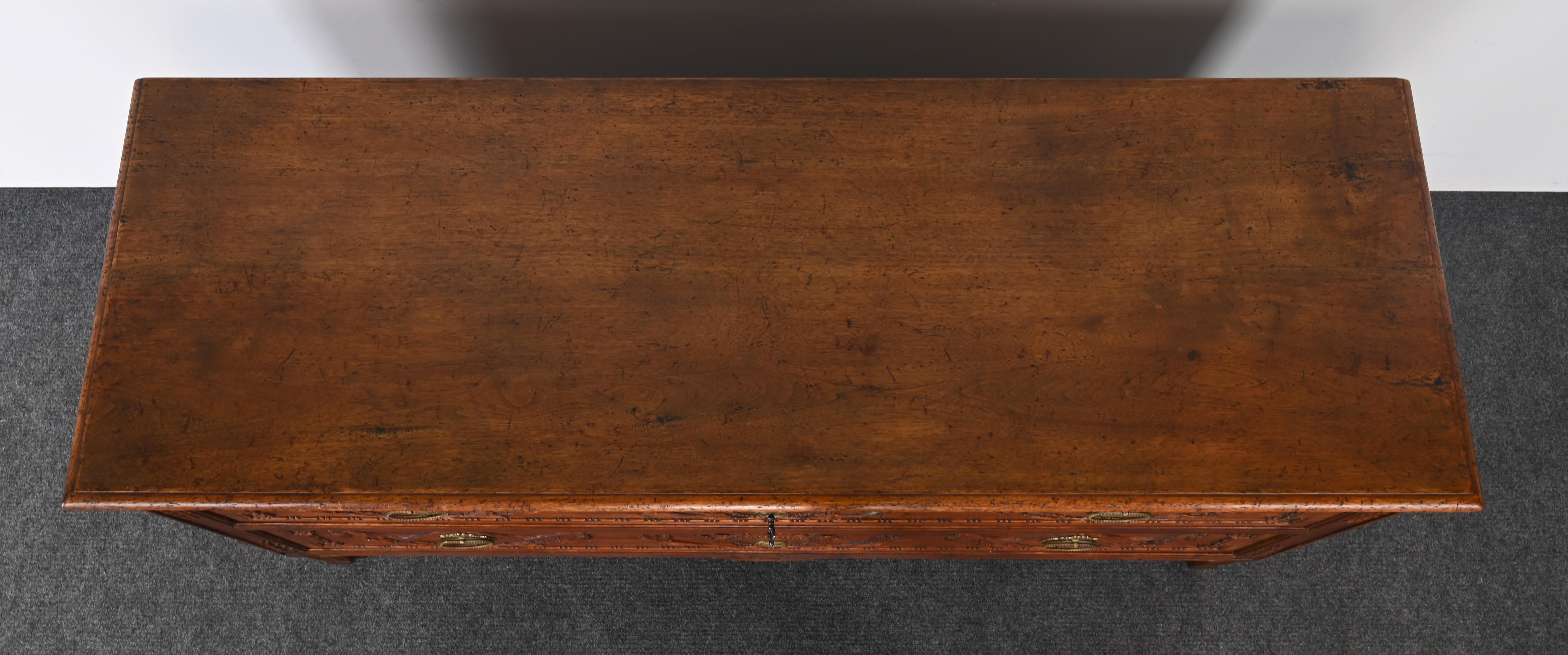 Commode francese in noce di Don Ruseau, fine XX secolo in vendita 14