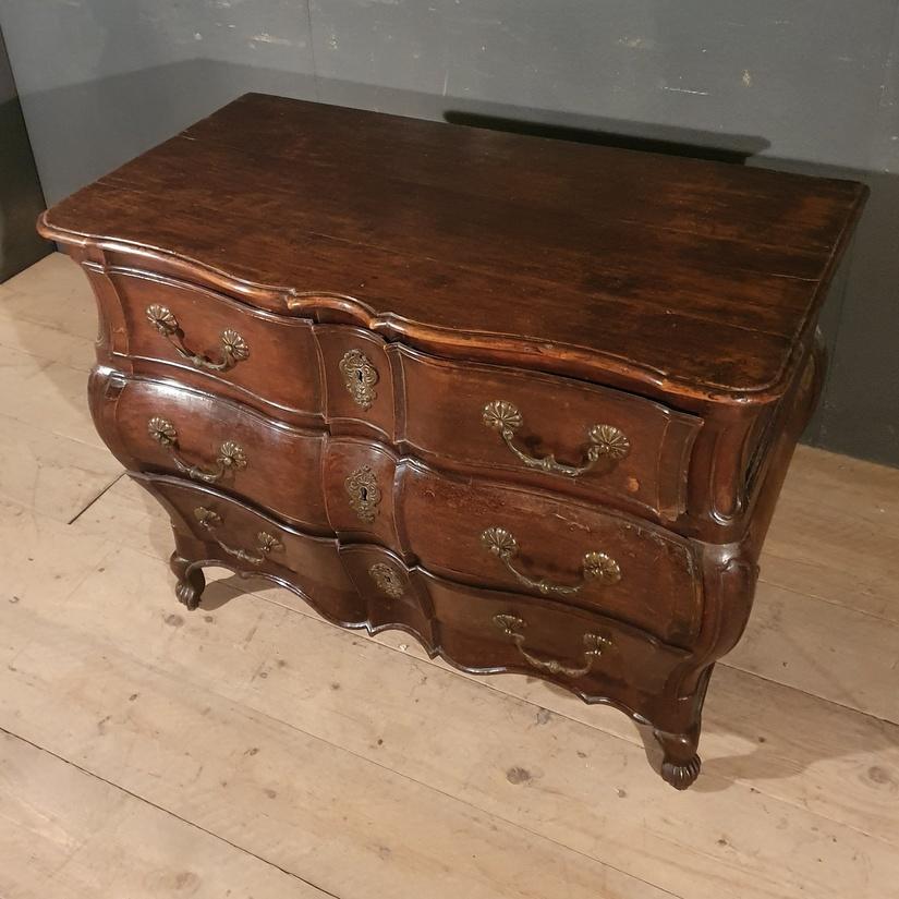 French Walnut Commode For Sale 1