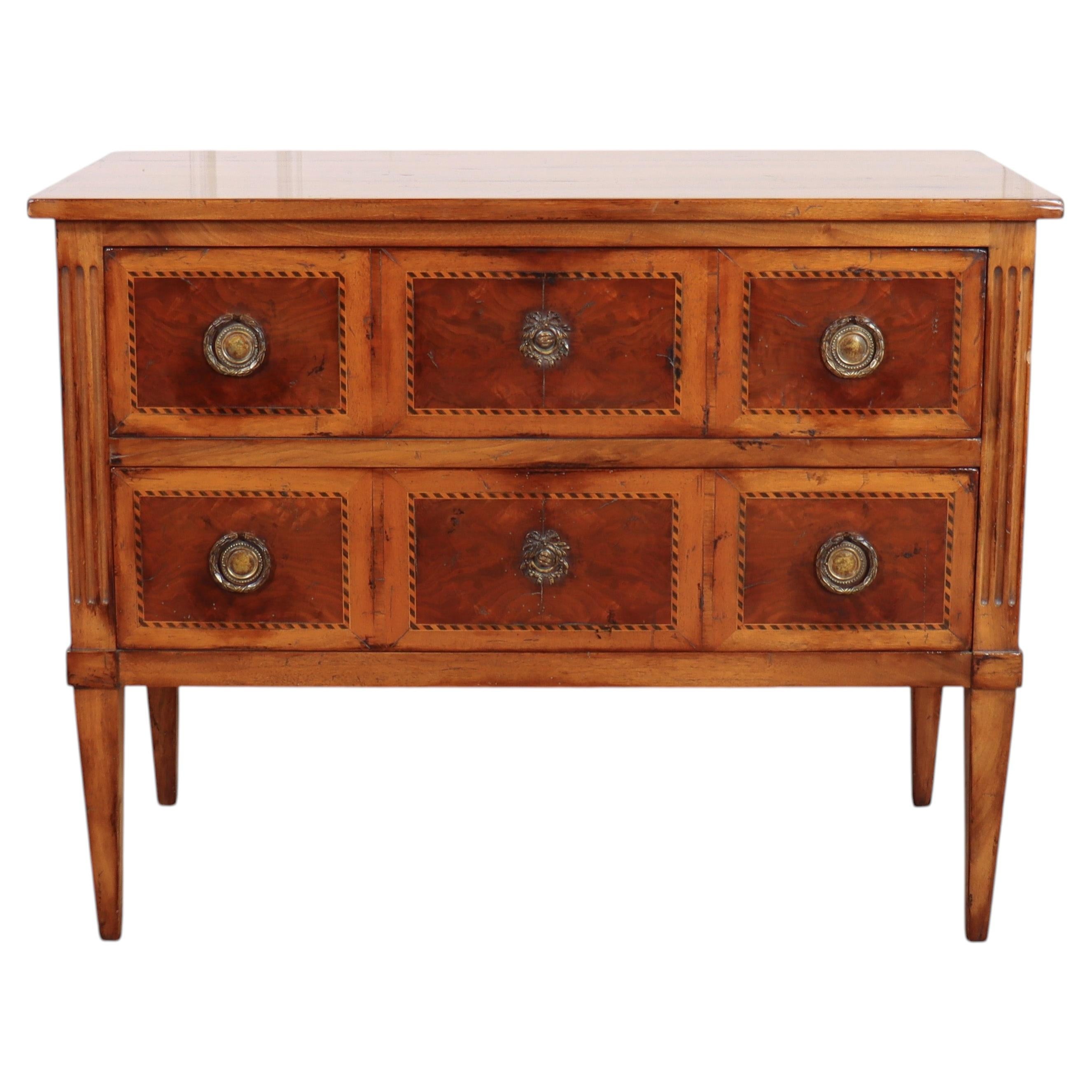 Commode francese in noce in vendita