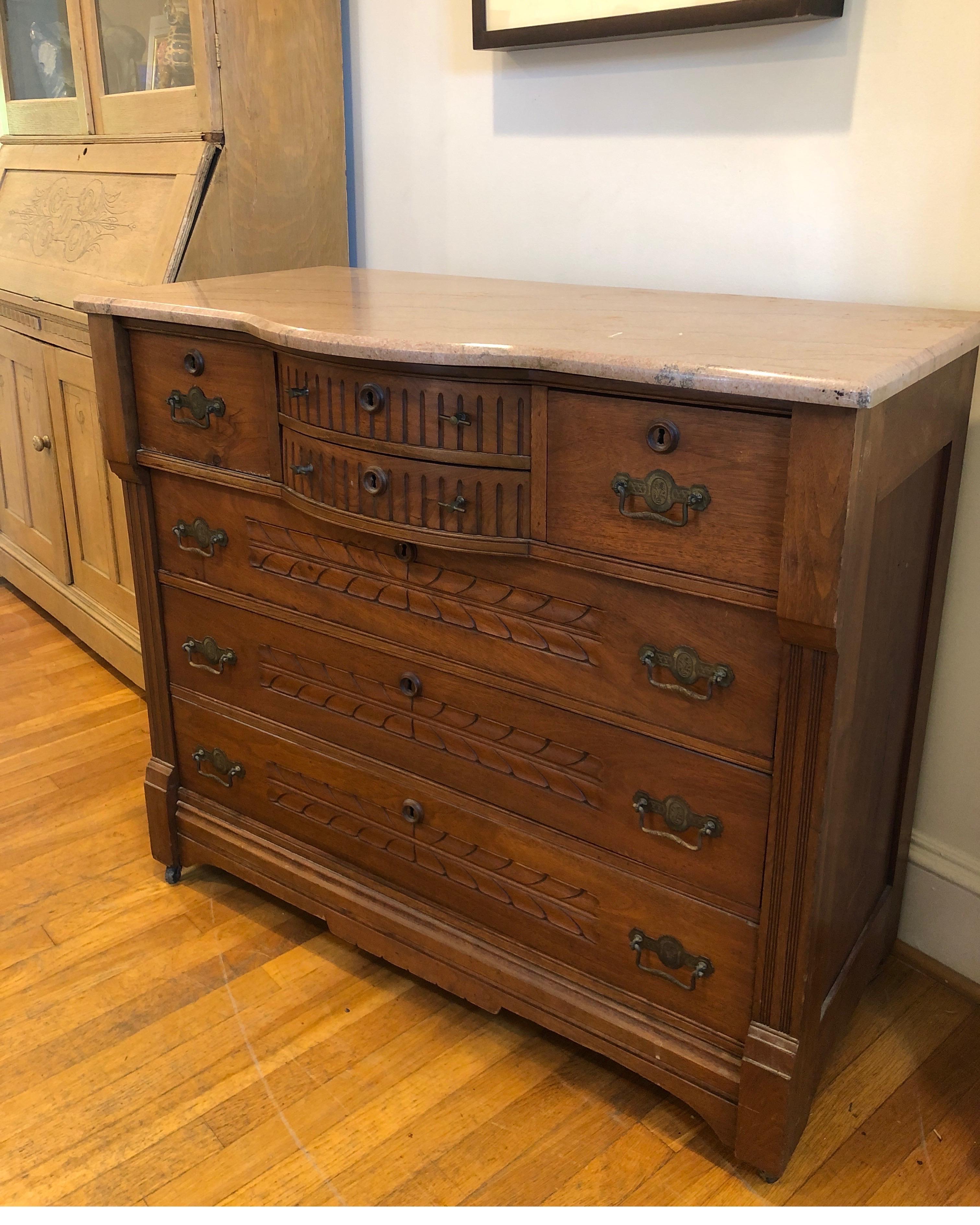 French Walnut Commode or Chest of Drawers w/ Marble Top In Good Condition In Los Angeles, CA