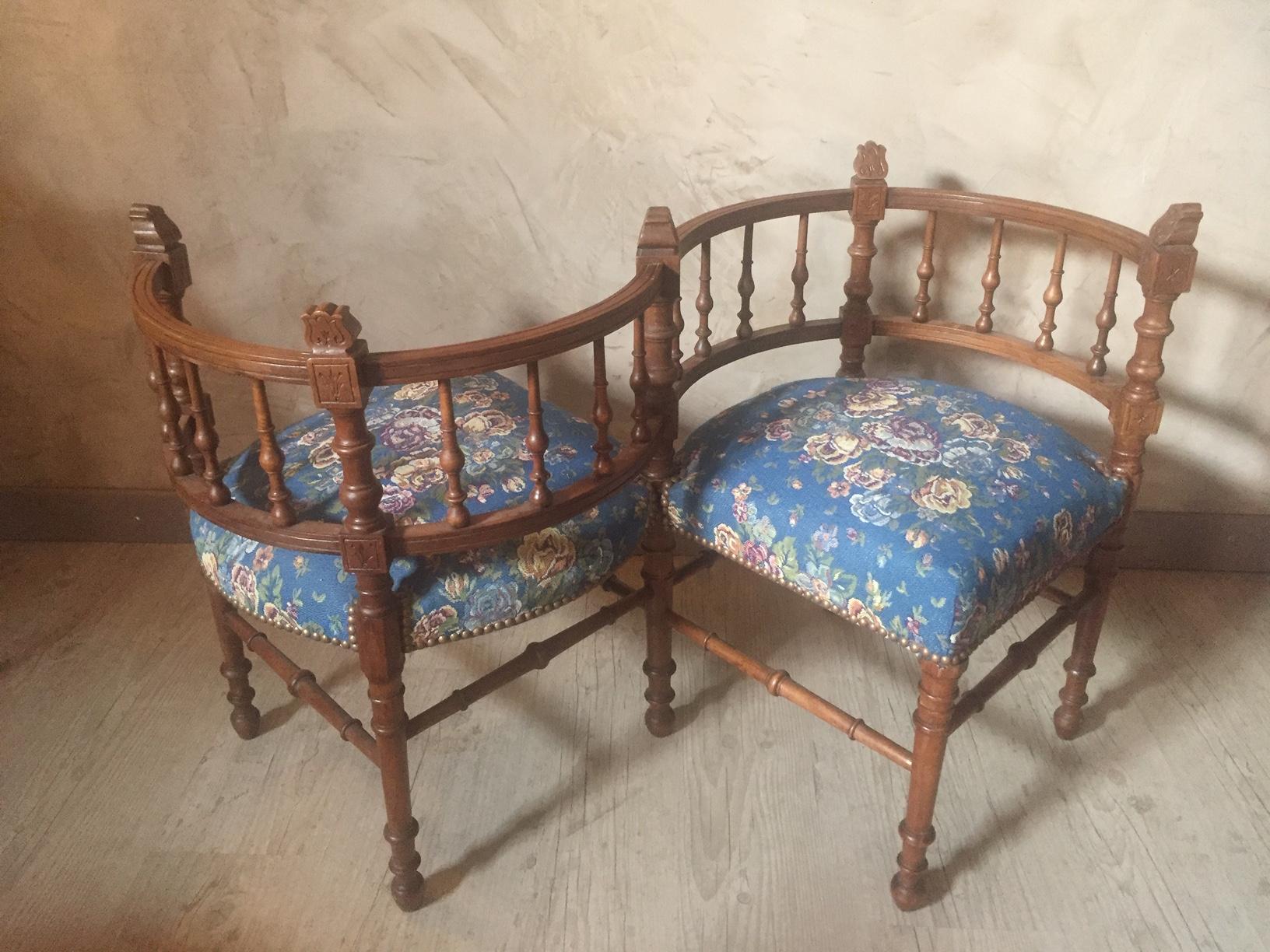 Beautiful and rare French walnut confident armchair from the 1900s.
This is in very good condition. The blue fabric is very nice.
This is rare to find a piece like this one. We found it in a beautiful house in Lyon (South east of France).