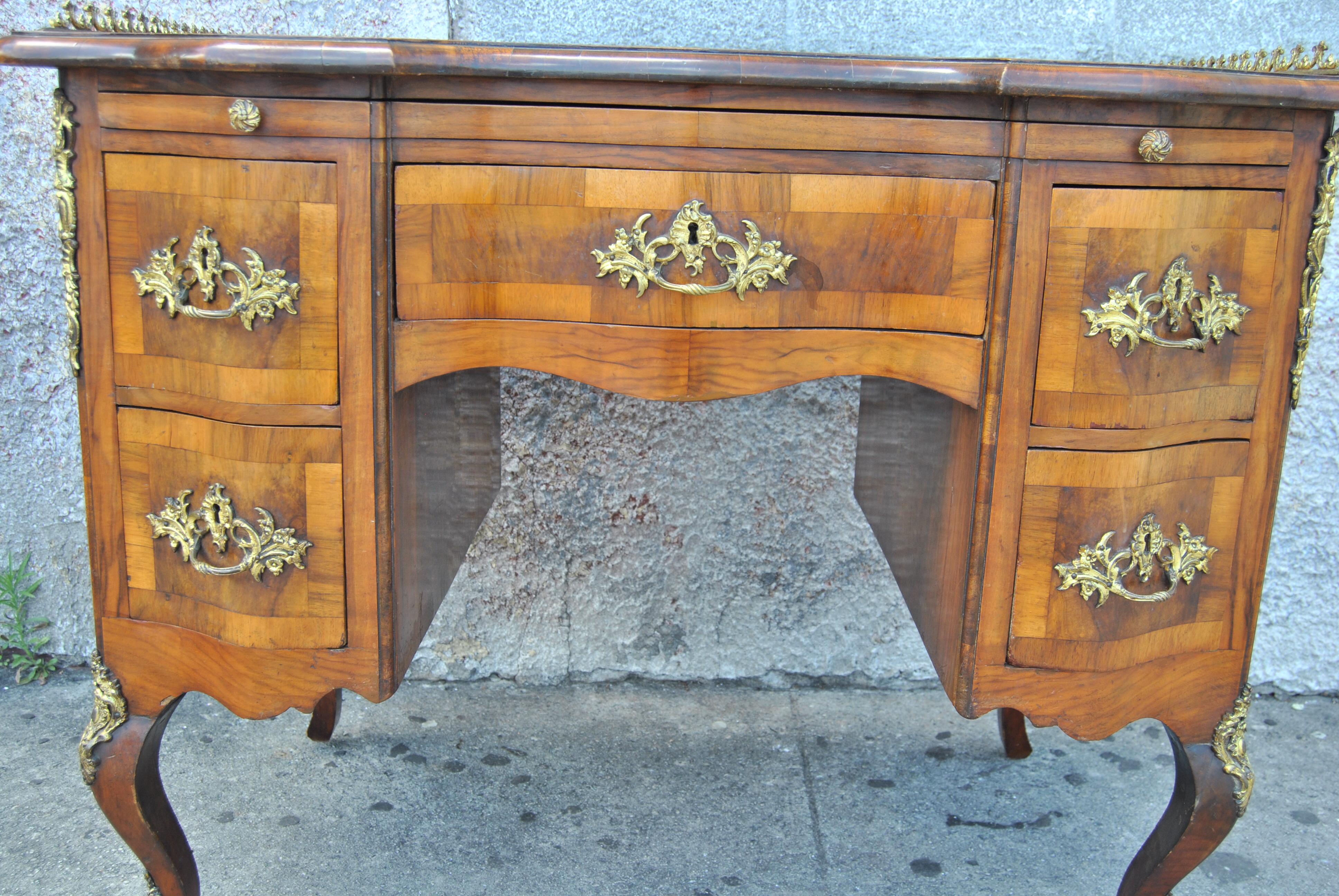 French Walnut Desk In Good Condition In Savannah, GA