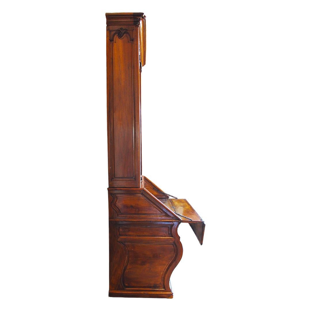 Bureau français en noyer avec tiroir caché, vers 1820 en vente 5