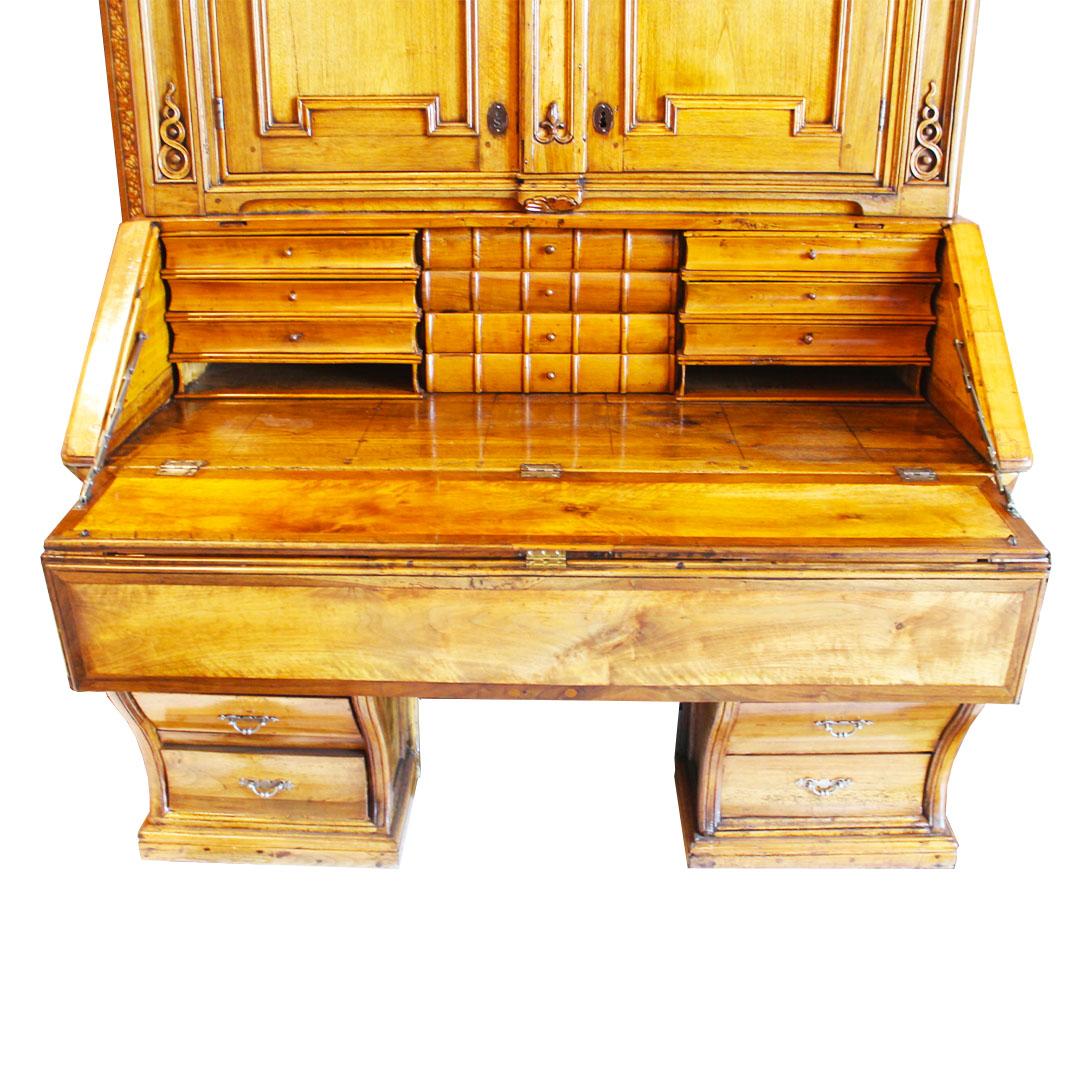 Bureau français en noyer avec tiroir caché, vers 1820 en vente 8