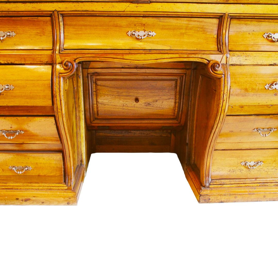 Bureau français en noyer avec tiroir caché, vers 1820 en vente 9