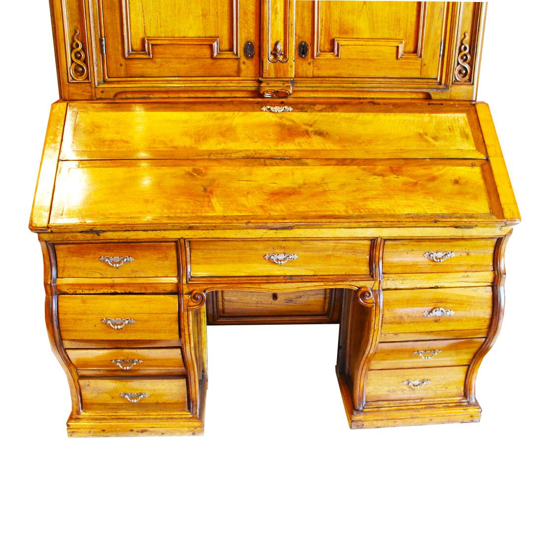Bureau français en noyer avec tiroir caché, vers 1820 en vente 11