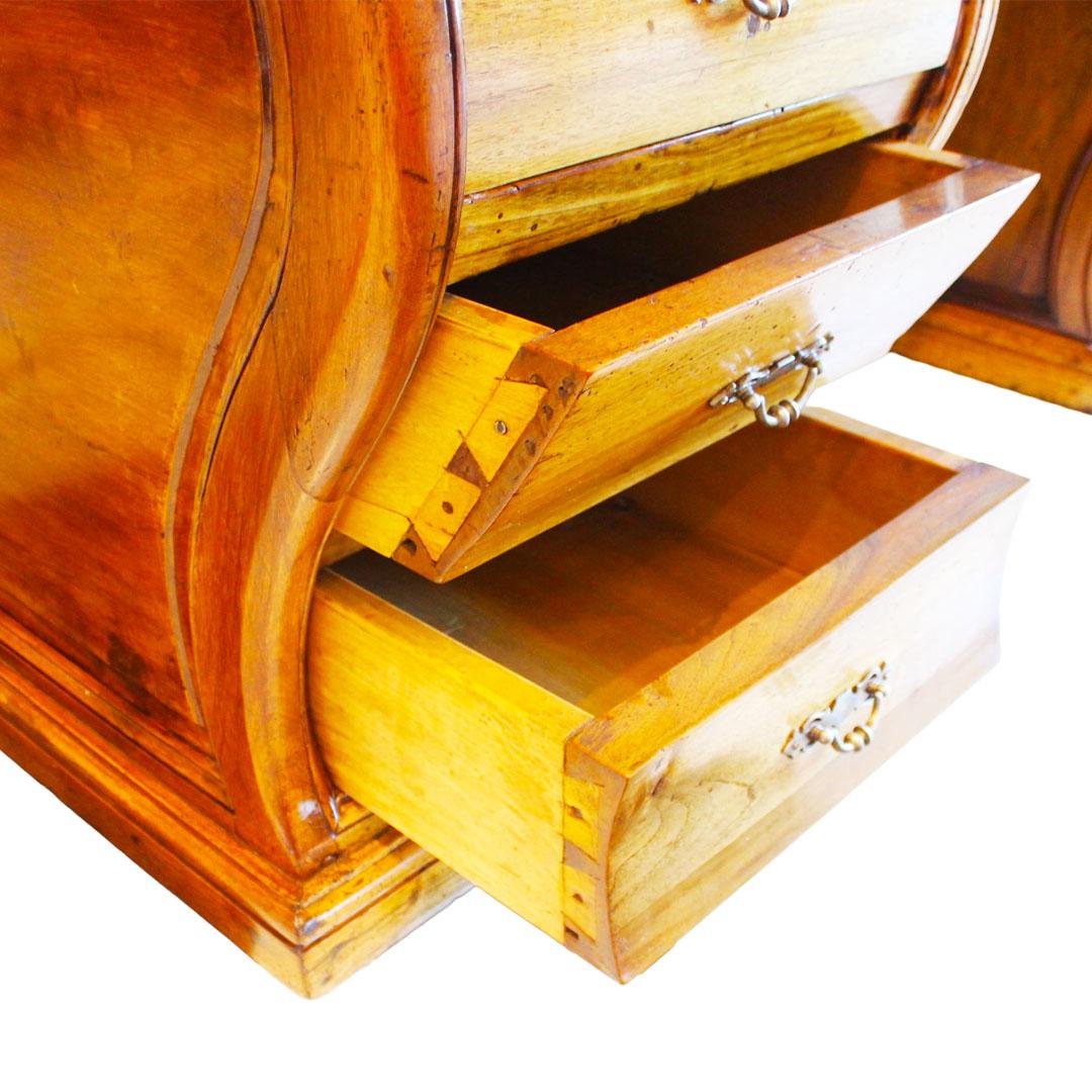 Bureau français en noyer avec tiroir caché, vers 1820 en vente 12