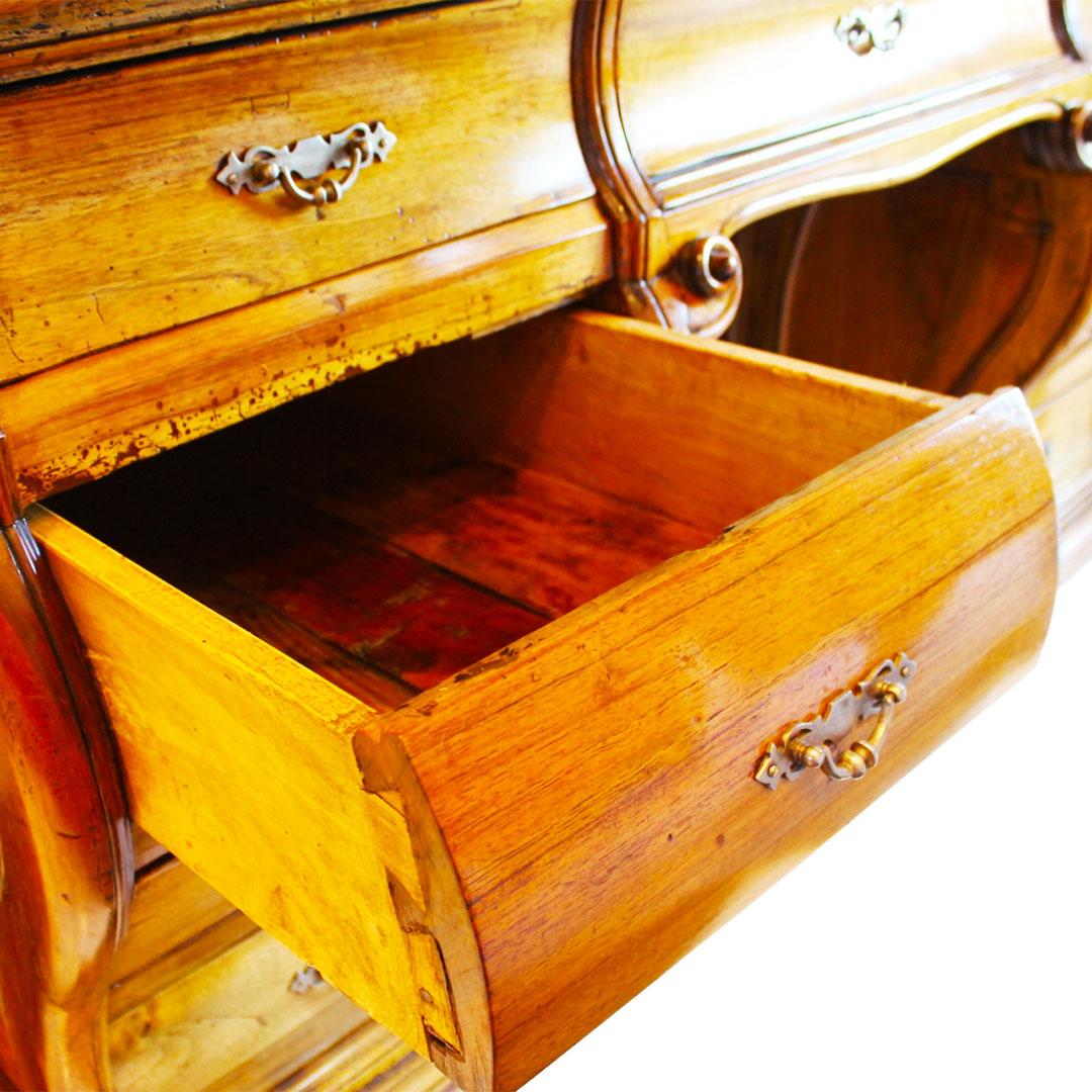 Bureau français en noyer avec tiroir caché, vers 1820 en vente 13