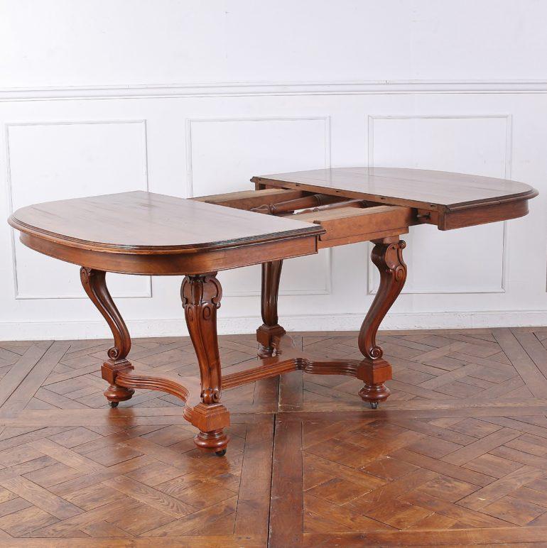 French Walnut Dining Table In Good Condition In Vancouver, British Columbia