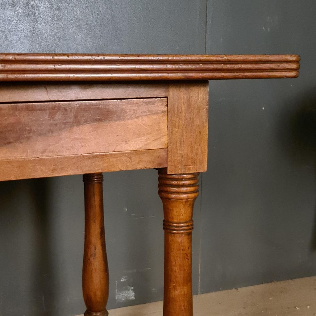 Stunning French 19th century walnut drapers table. Amazing top, 1860.

Thickness of top 1.5