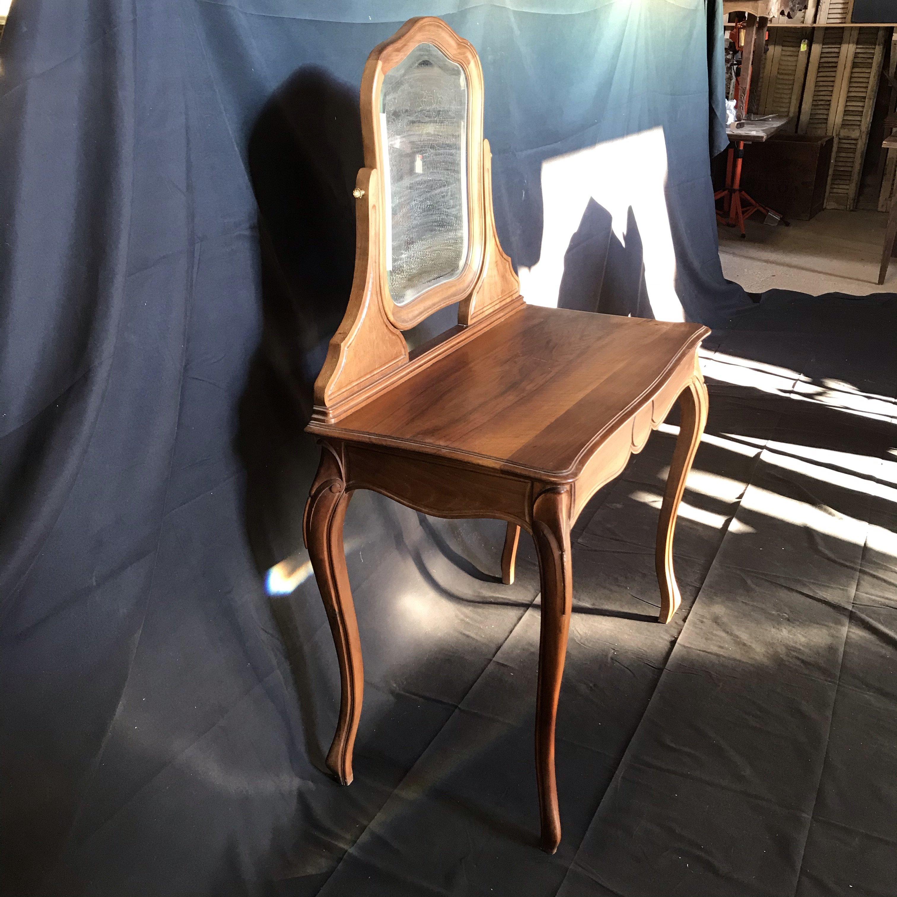 French Walnut Dressing Table or Vanity with Beveled Mirror In Good Condition In Hopewell, NJ